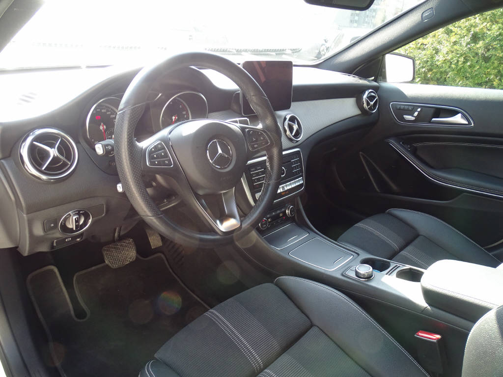 MERCEDES-BENZ Classe GLA X156 GLA 200d Swiss-image-4