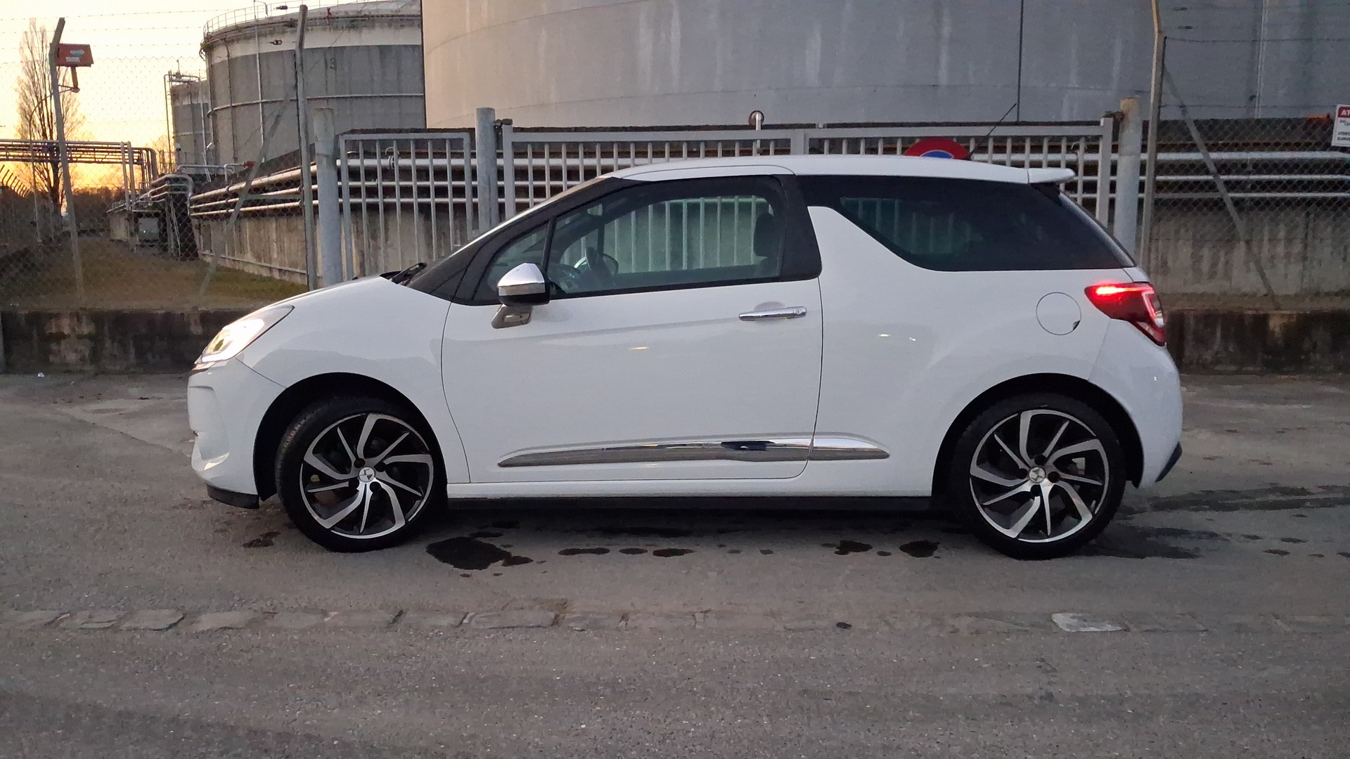 DS AUTOMOBILES DS 3 1.2 PureTech Sport Chic-image-4