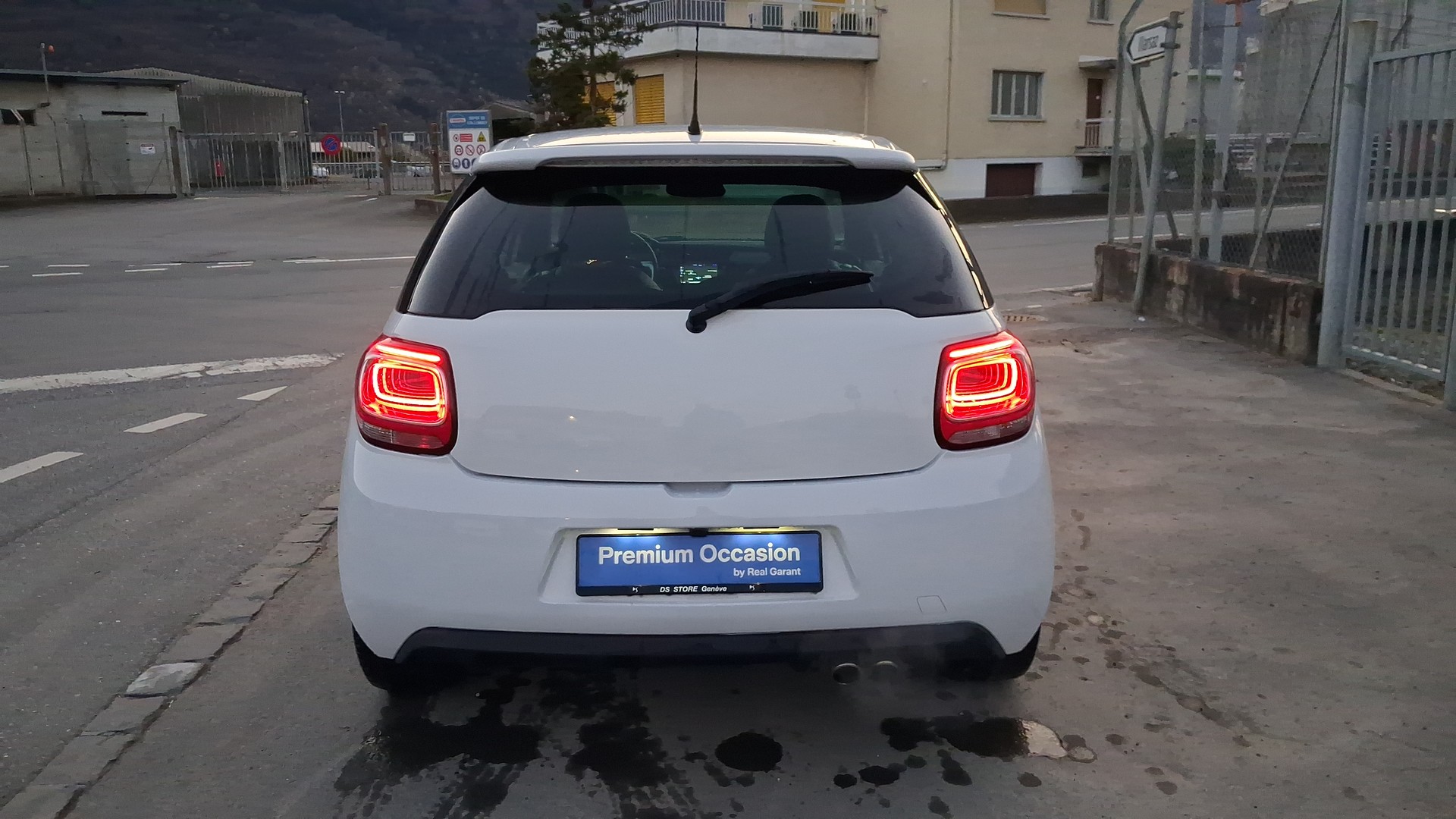 DS AUTOMOBILES DS 3 1.2 PureTech Sport Chic-image-3