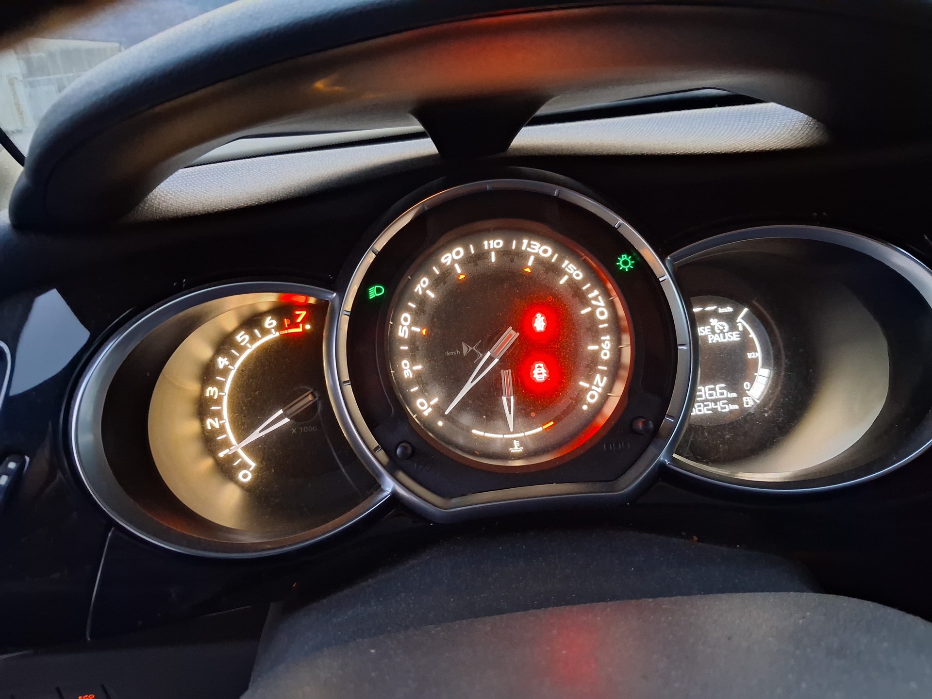 DS AUTOMOBILES DS 3 1.2 PureTech Sport Chic-image-9