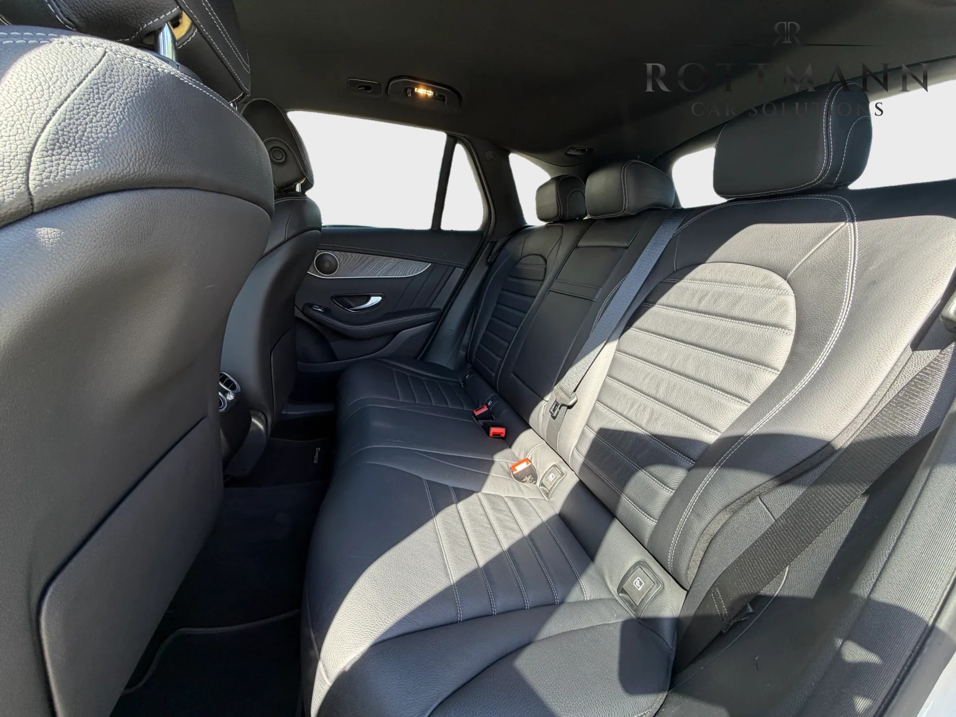 MERCEDES-BENZ GLC 220 d AMG Line 4Matic 9G-Tronic-image-12