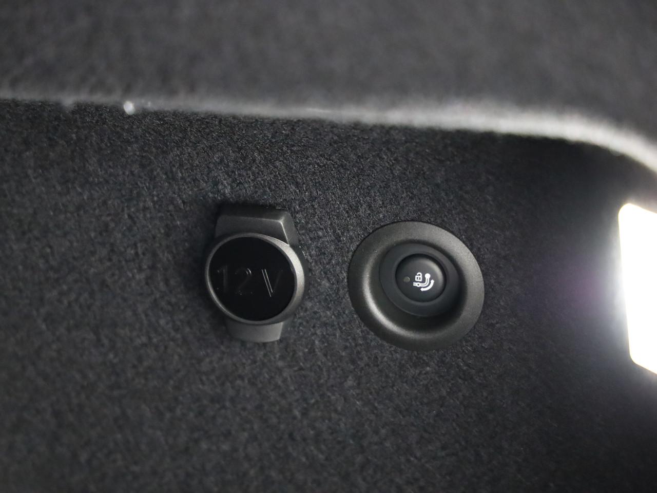 BMW X1 23i xDrive paddles-image-10
