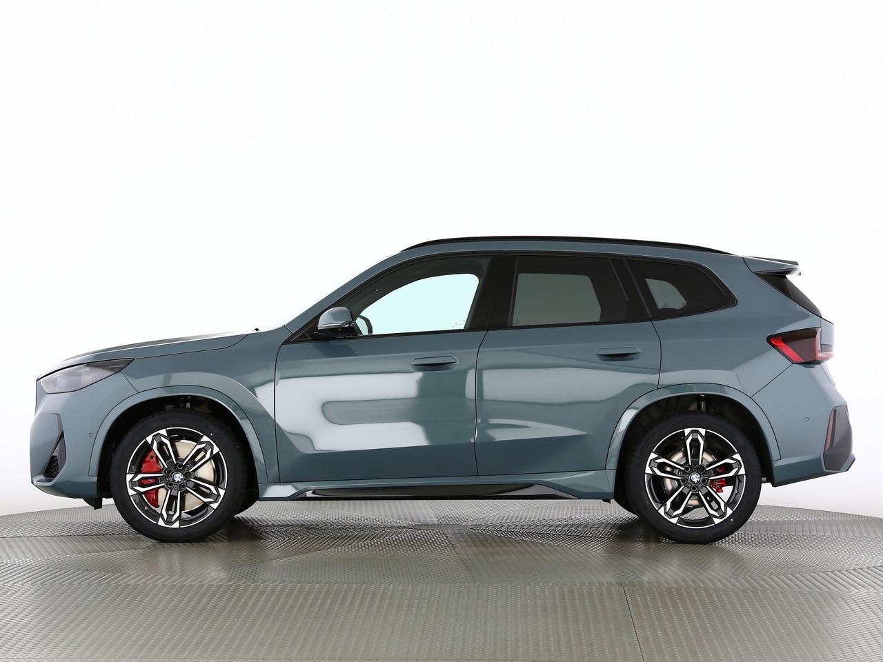 BMW X1 23i xDrive paddles-showroom-element-1