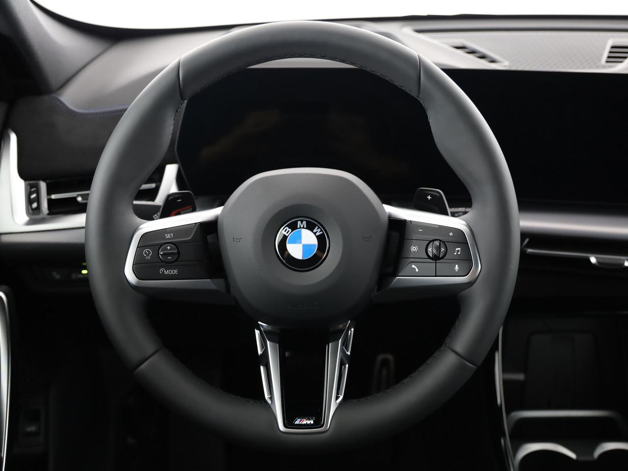 BMW X1 23i xDrive paddles-image-5