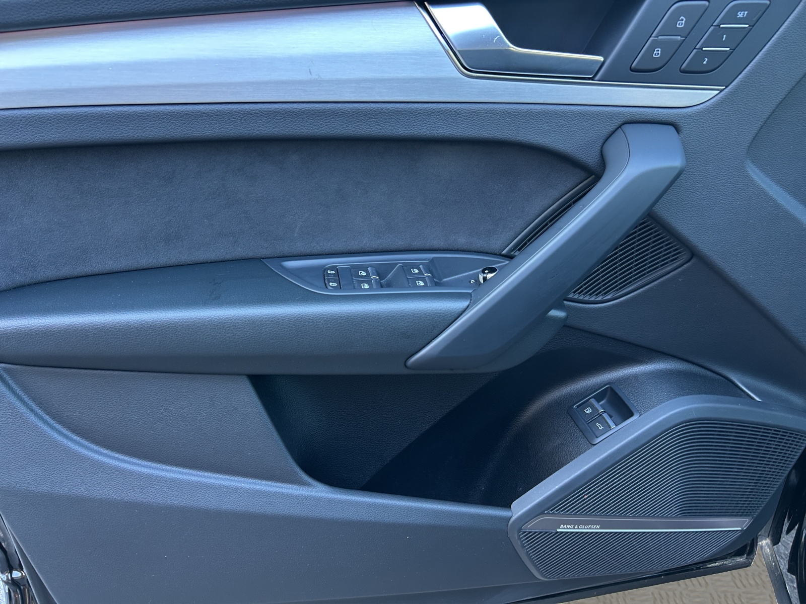 AUDI Q5 50 TFSI e PHEV S line quattro S-tronic-image-18