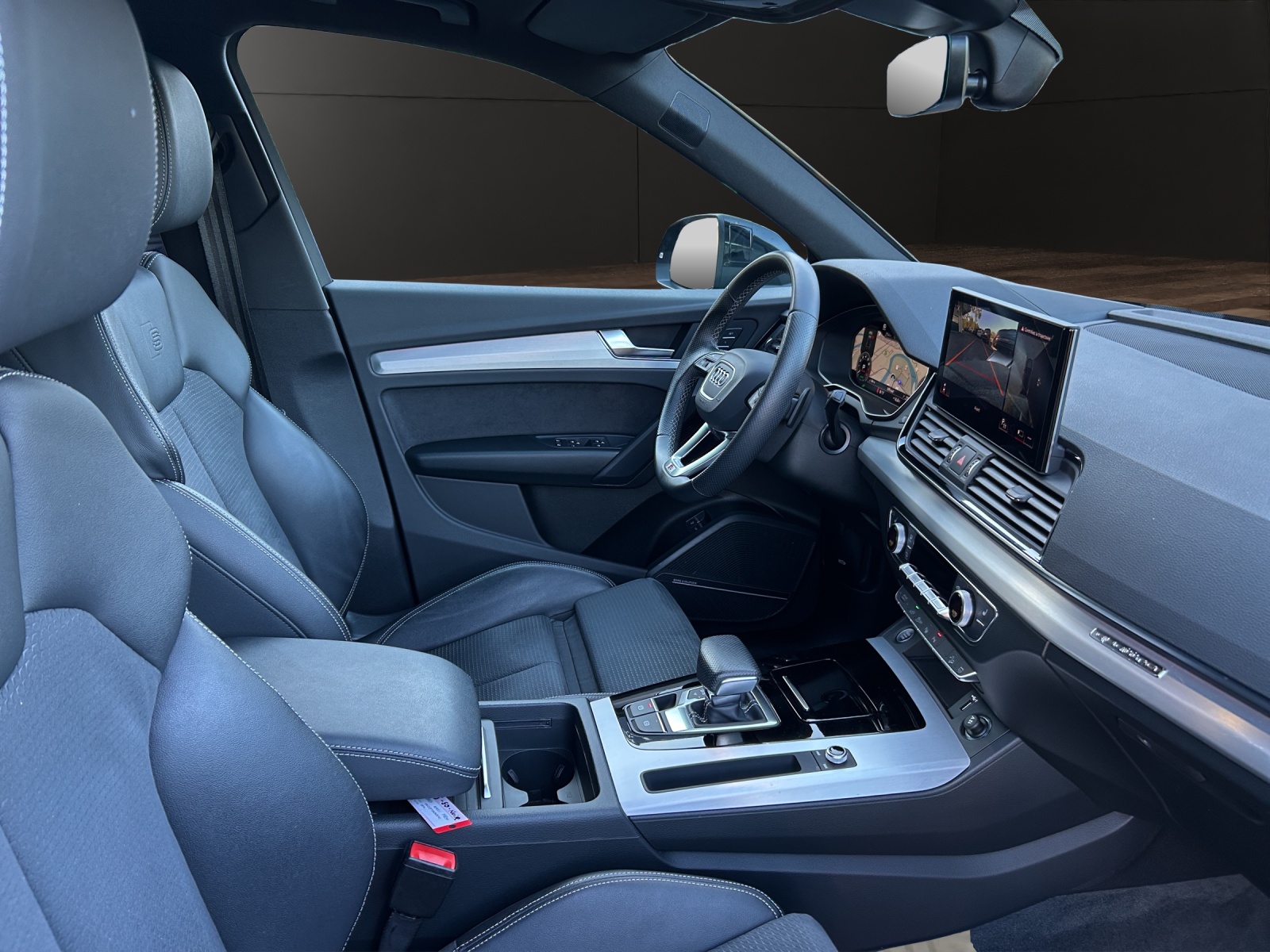 AUDI Q5 50 TFSI e PHEV S line quattro S-tronic-image-15
