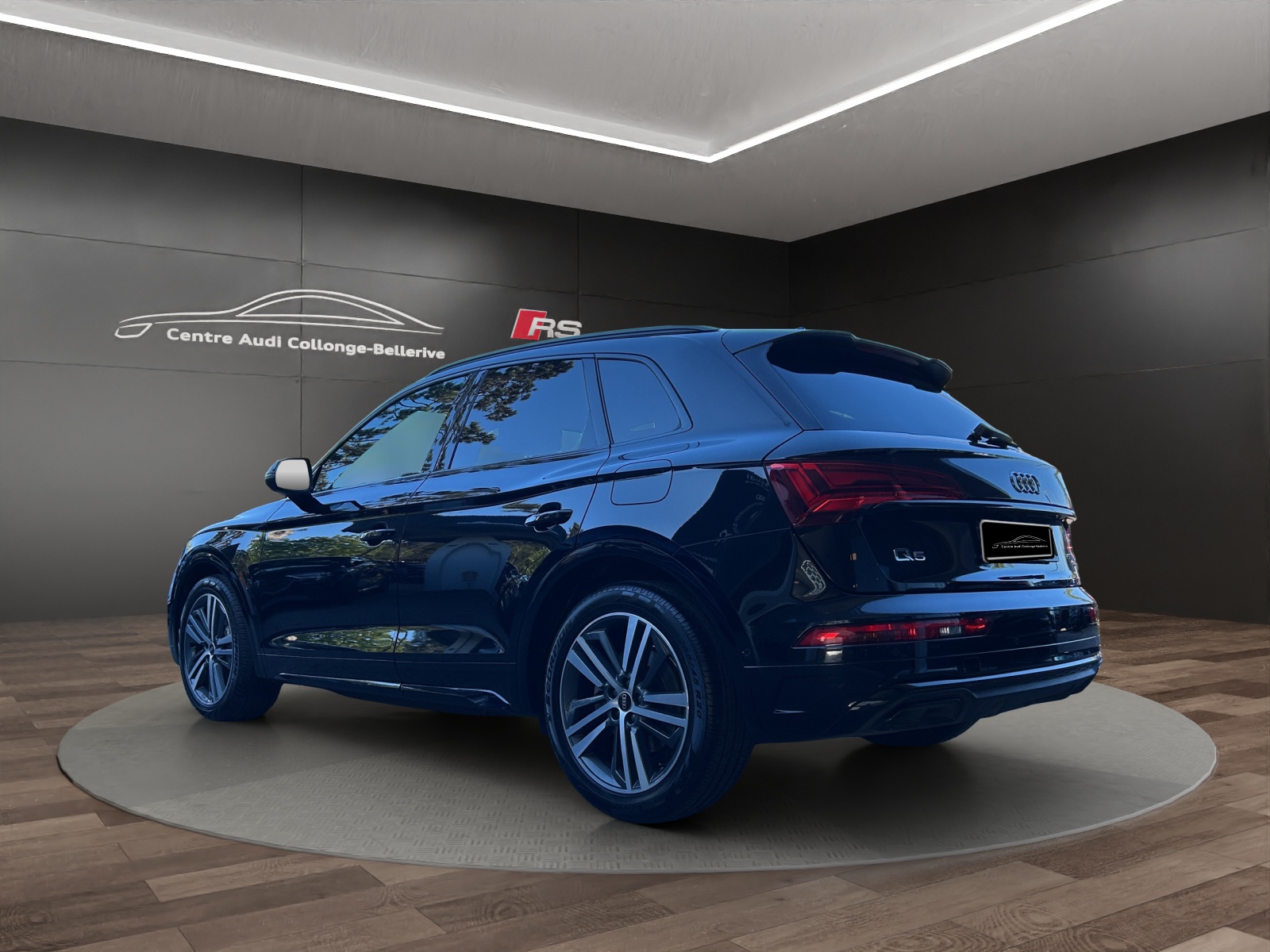 AUDI Q5 50 TFSI e PHEV S line quattro S-tronic-showroom-element-3