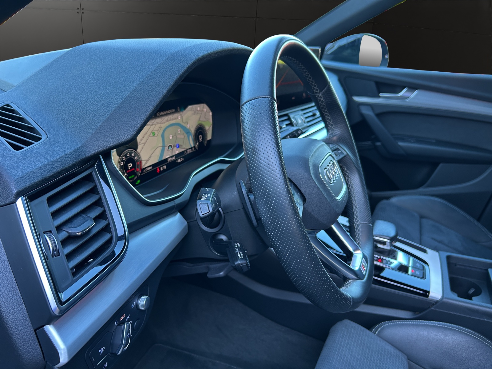 AUDI Q5 50 TFSI e PHEV S line quattro S-tronic-image-19
