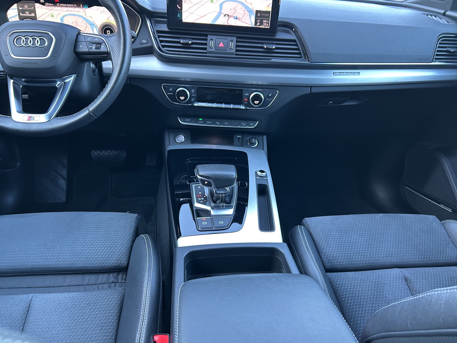 AUDI Q5 50 TFSI e PHEV S line quattro S-tronic-image-13
