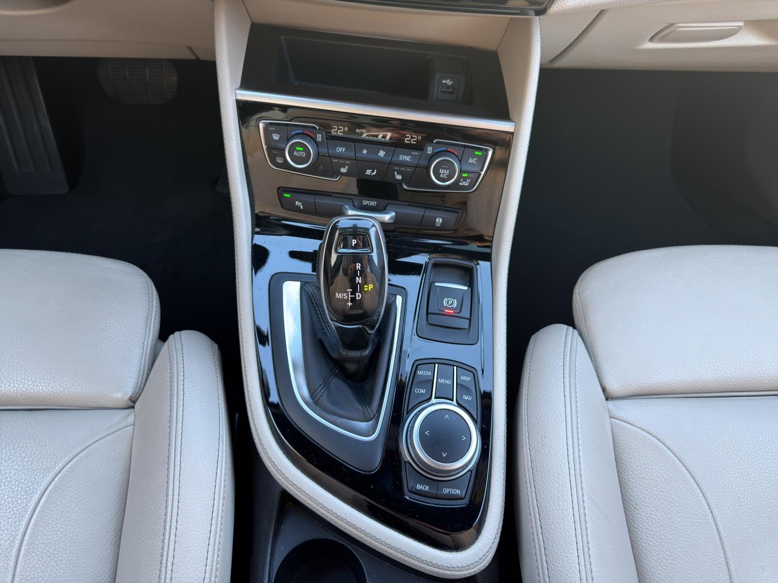 BMW 220d xDrive Gran Tourer Steptronic Luxury Line-image-14