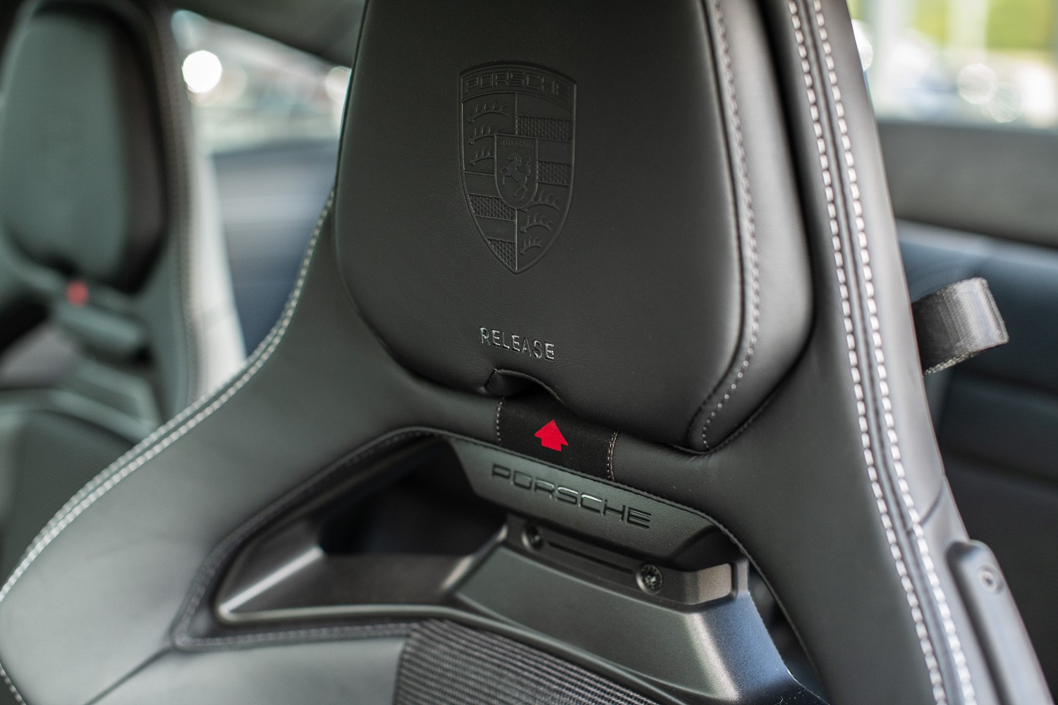 PORSCHE 911 Carrera GT3 PDK Touring-image-13