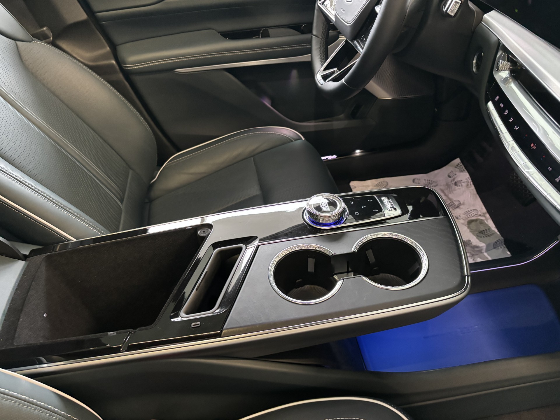 CADILLAC Lyriq Sport 102 kWh AWD-image-19