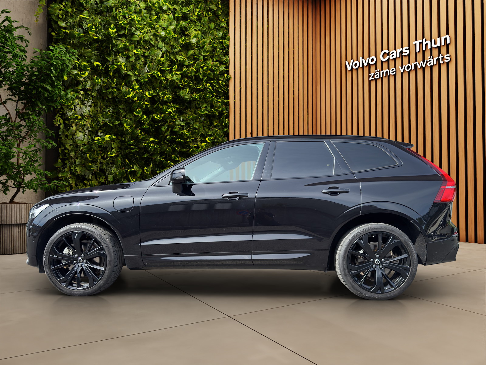 VOLVO XC60 2.0 T8 TE XCENTRIC Black Edition eAWD-image-4