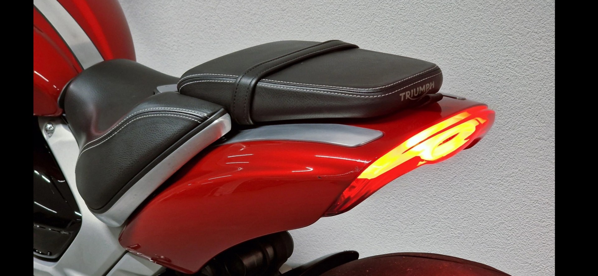TRIUMPH Rocket 3 R-image-5