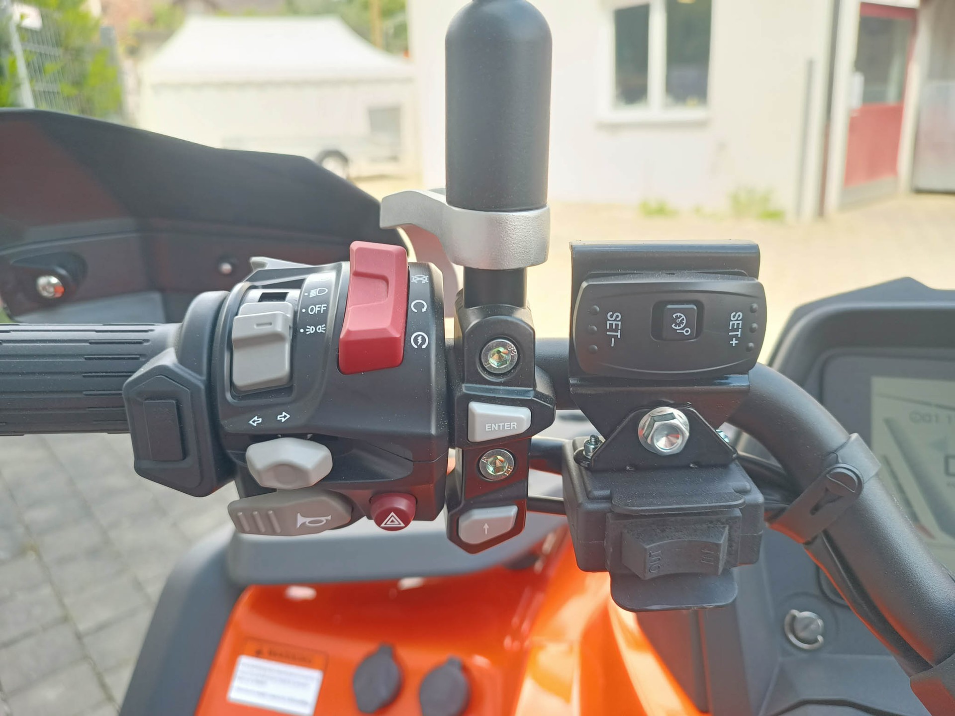 QJ SFA 1000P DLX ABS-image-7