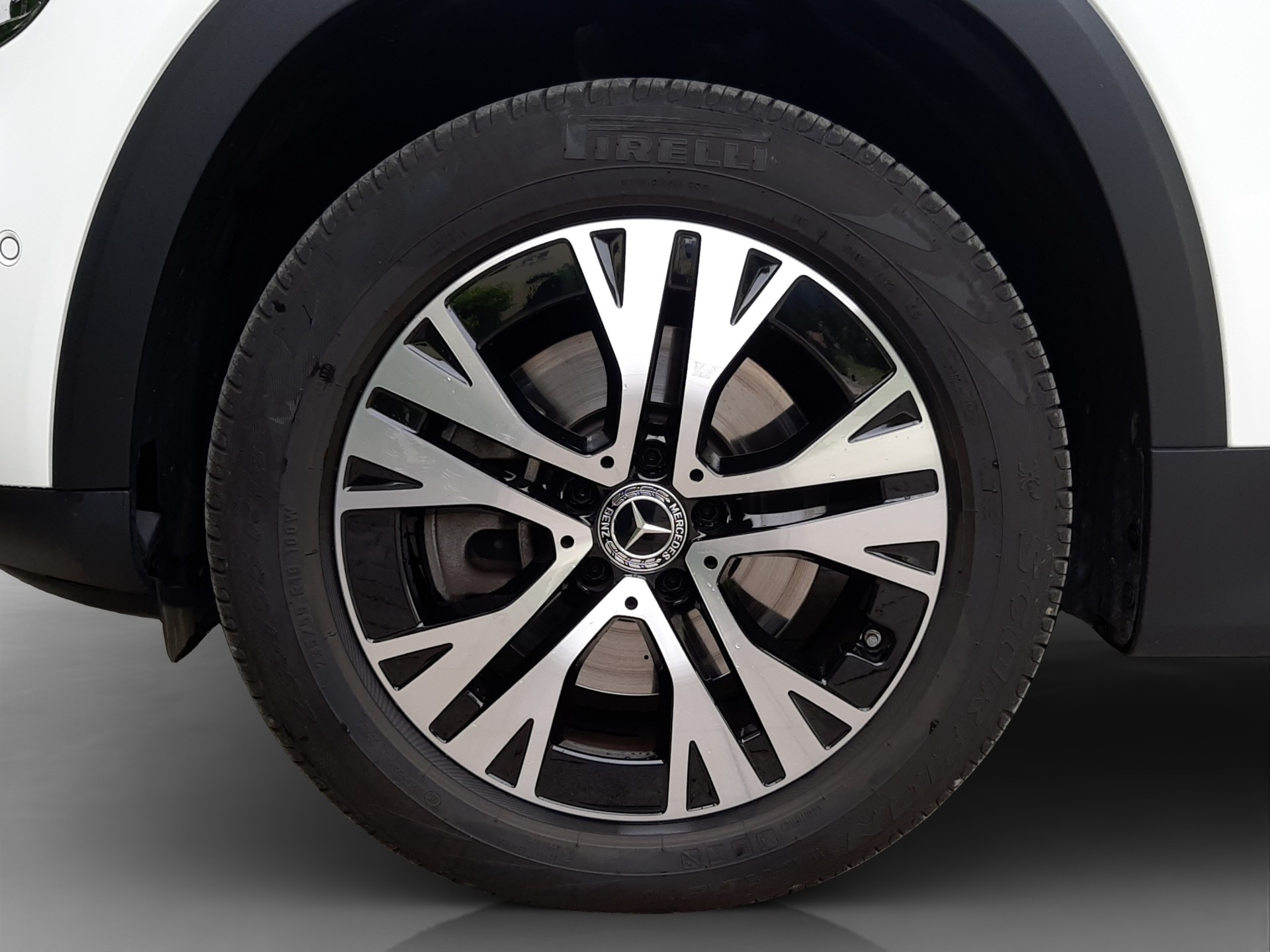 MERCEDES-BENZ GLB 220 d 4matic-image-14