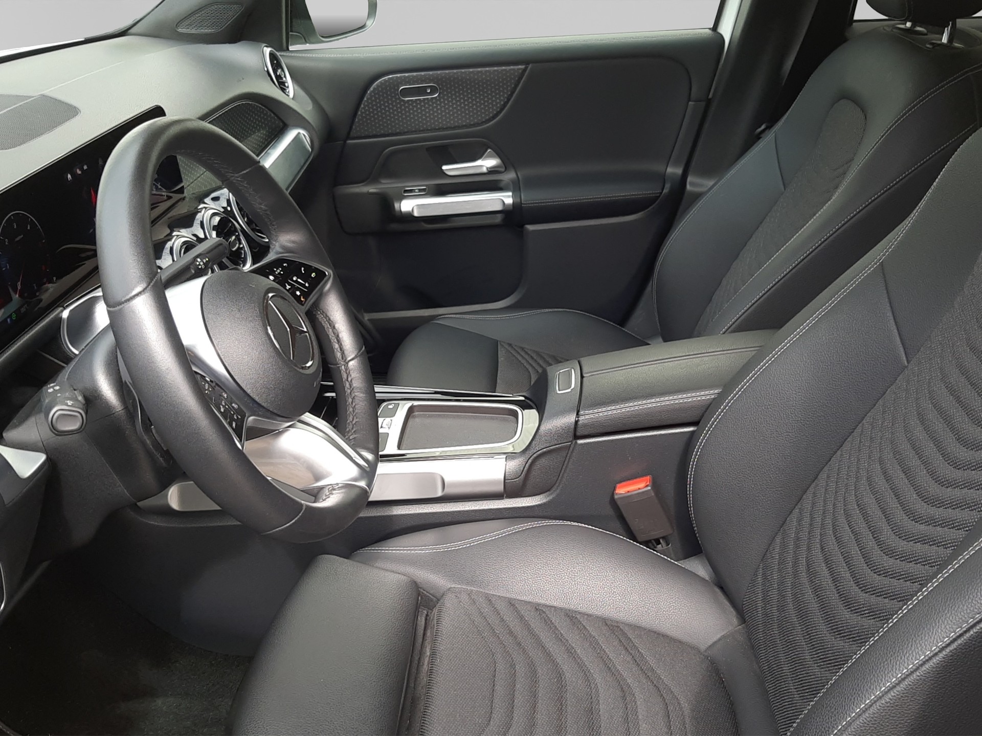 MERCEDES-BENZ GLB 220 d 4matic-image-8