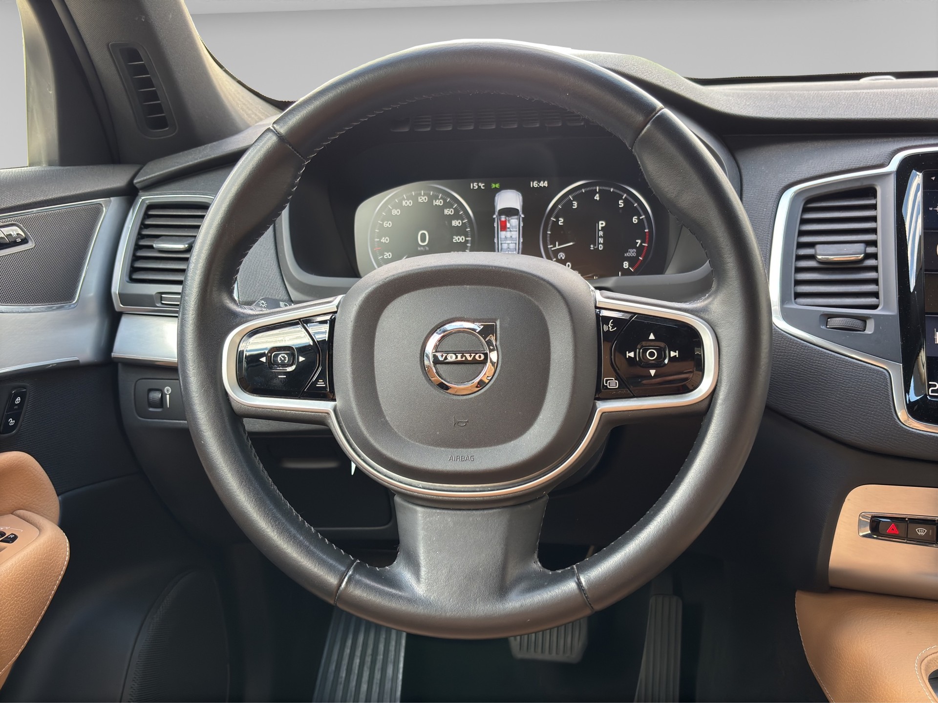 VOLVO XC90 2.0 T6 Momentum 7P. AWD-image-11