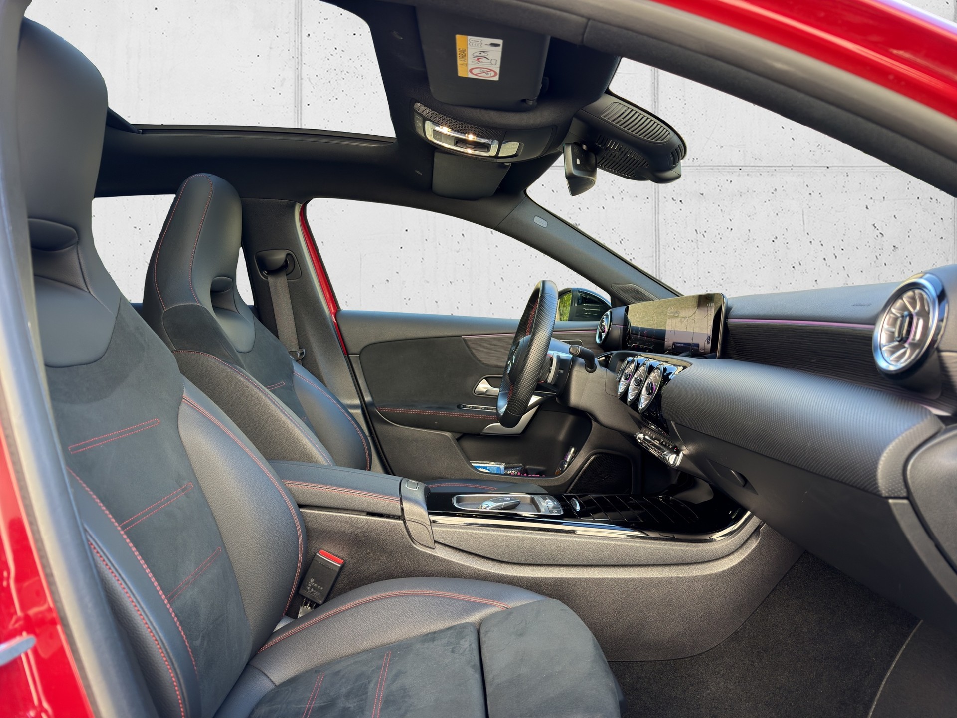 MERCEDES-BENZ A 200 AMG Line 7G-DCT-image-22
