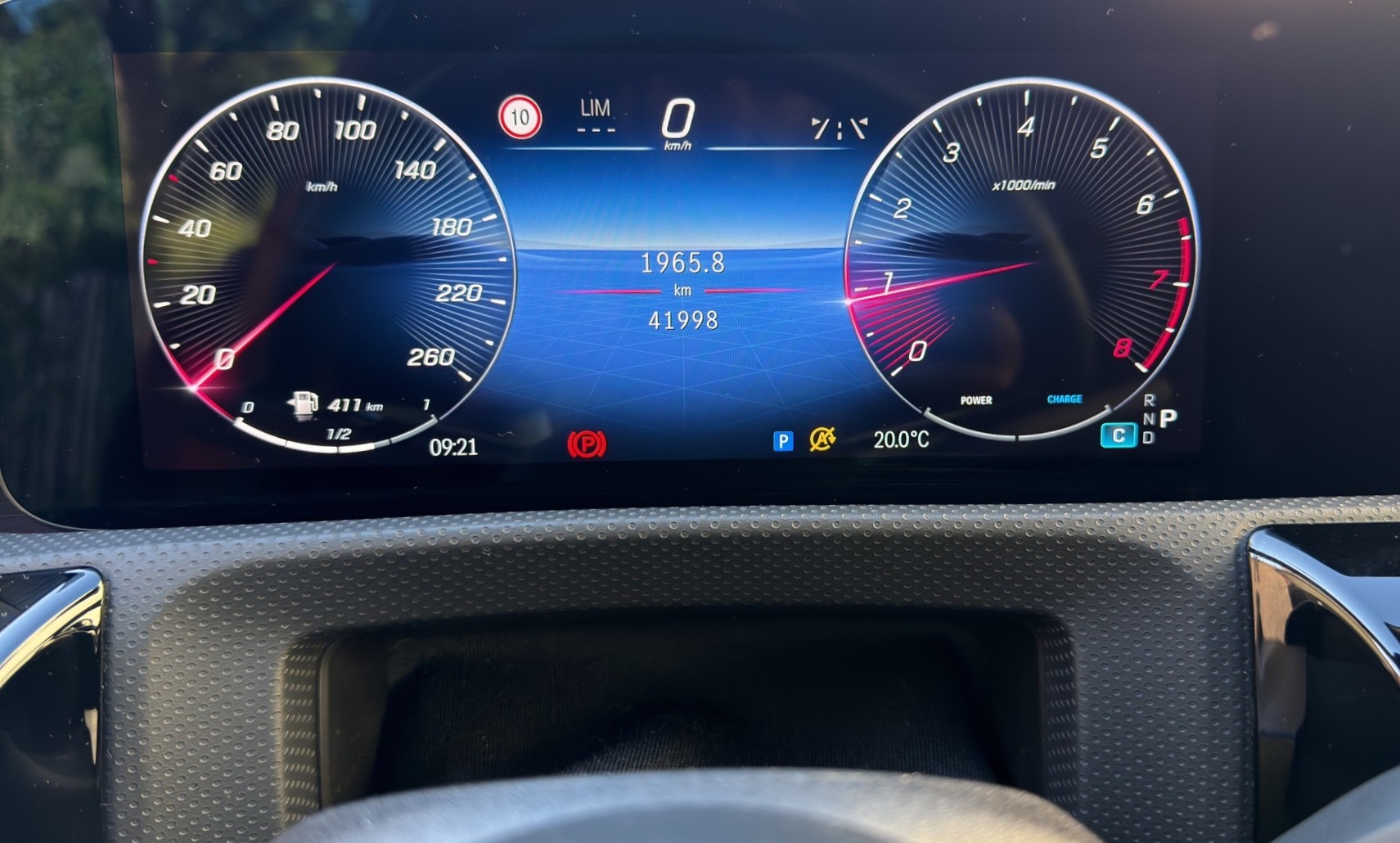 MERCEDES-BENZ A 200 AMG Line 7G-DCT-image-18