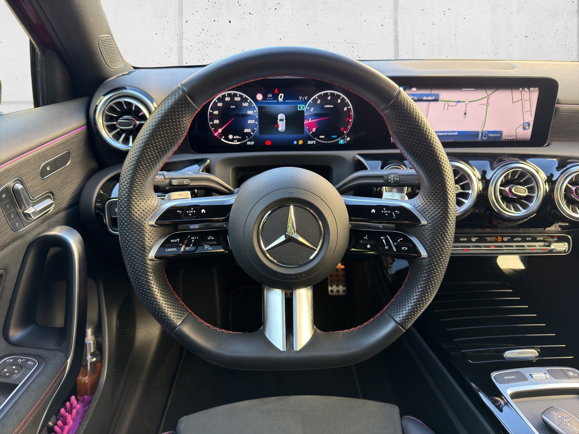 MERCEDES-BENZ A 200 AMG Line 7G-DCT-image-14
