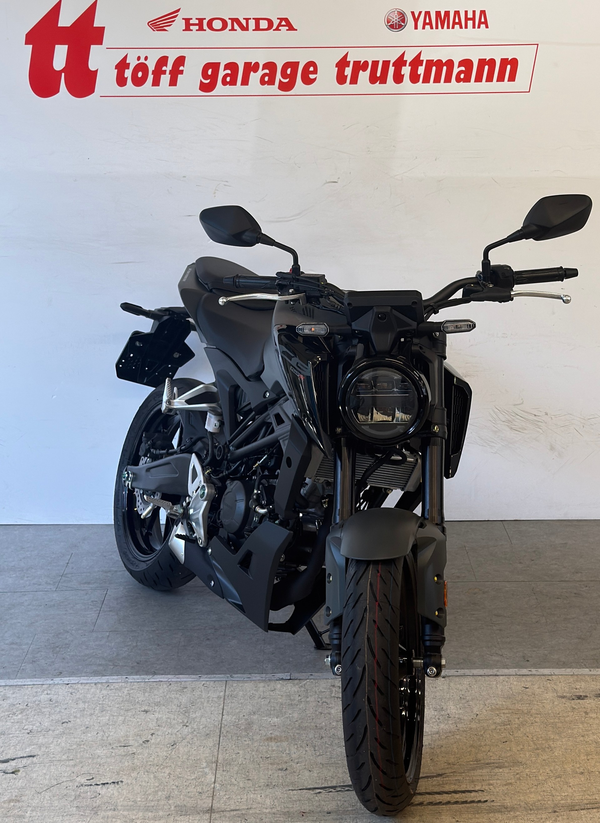 HONDA CB 125 R-showroom-element-2