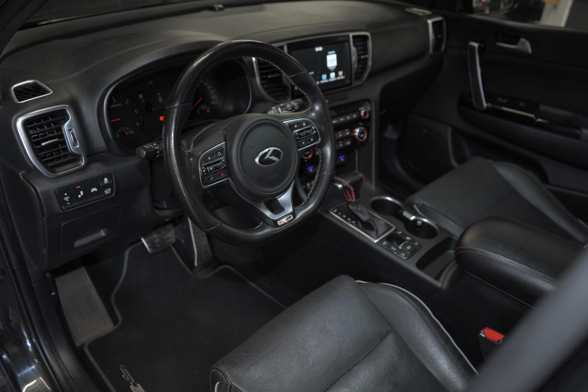 KIA Sportage 2.0CRDi Trend 4WD Automat-image-9