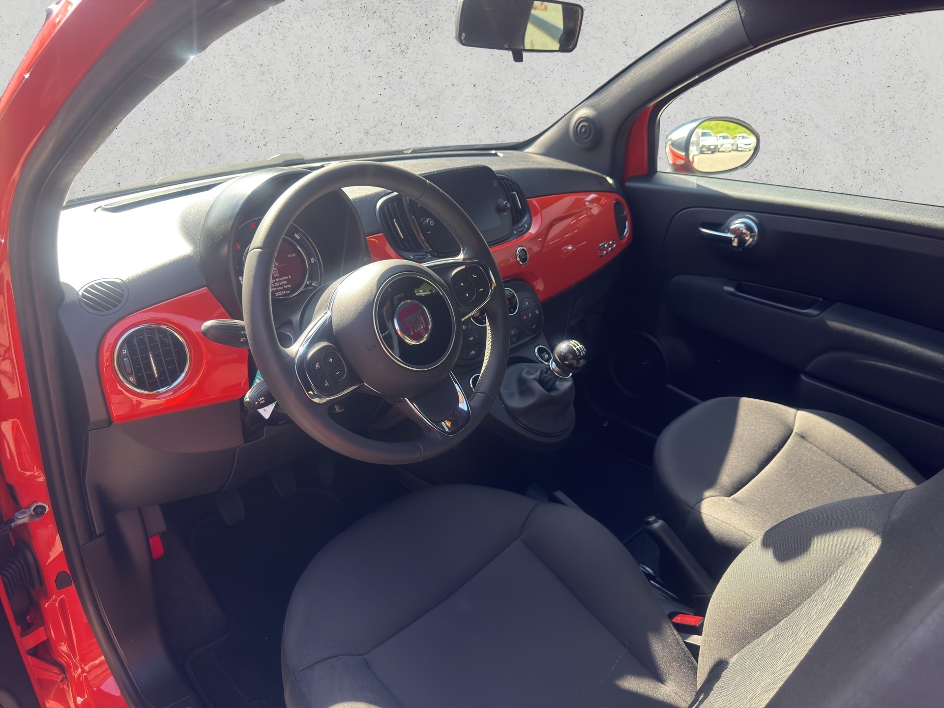 FIAT 500 1.0 Hybrid Swiss Edition-image-8