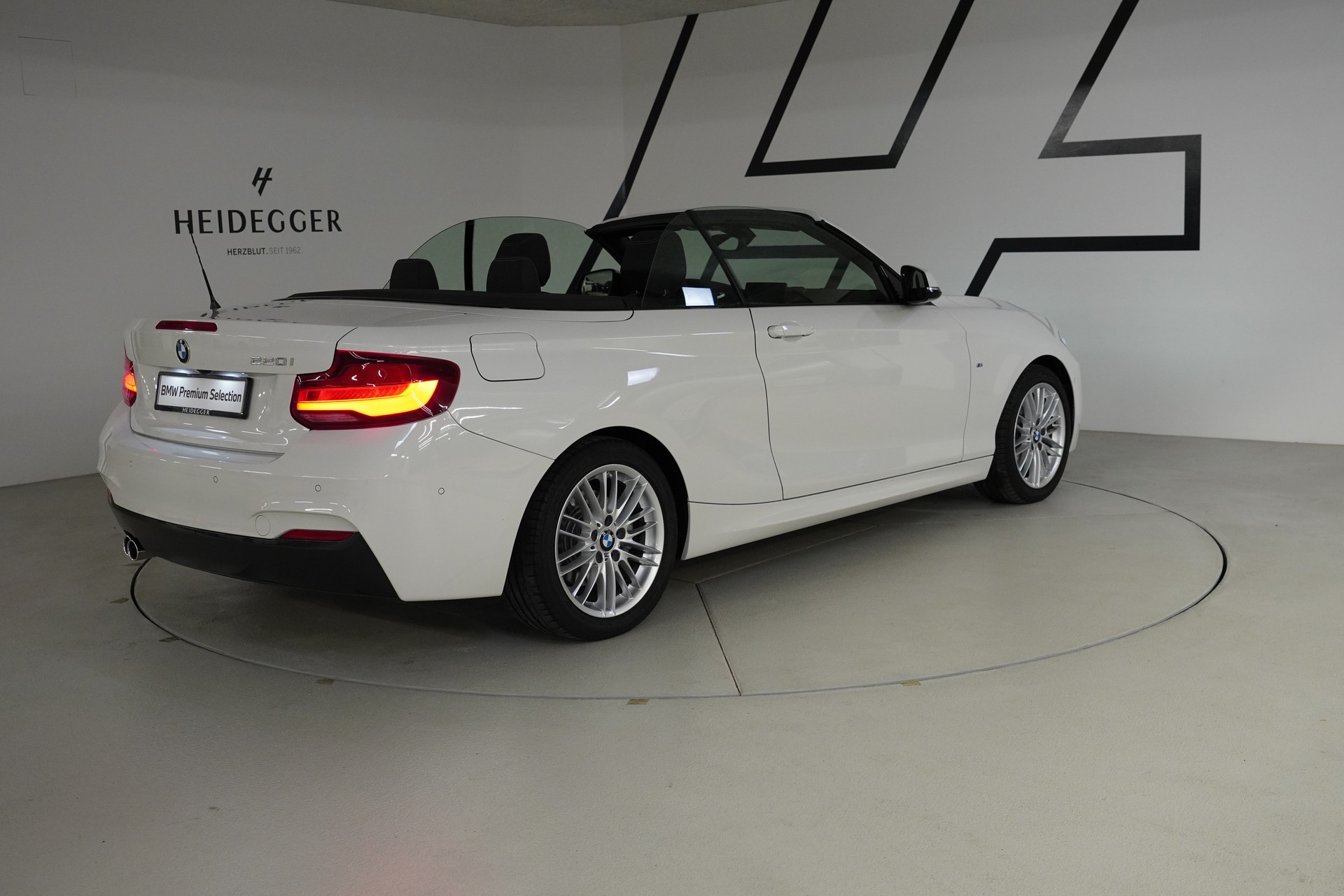 BMW 220i Steptronic M Sport-image-6