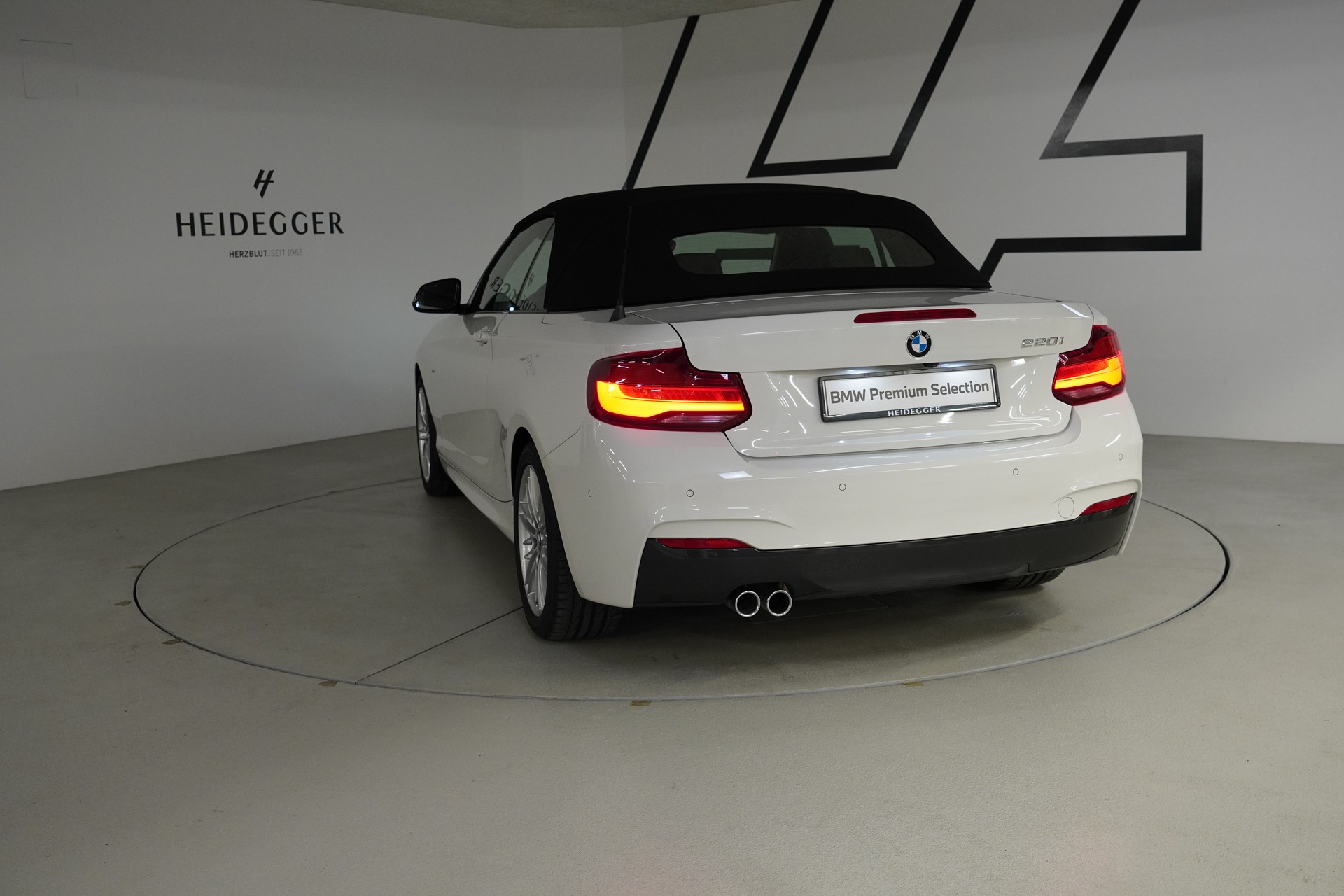 BMW 220i Steptronic M Sport-image-13