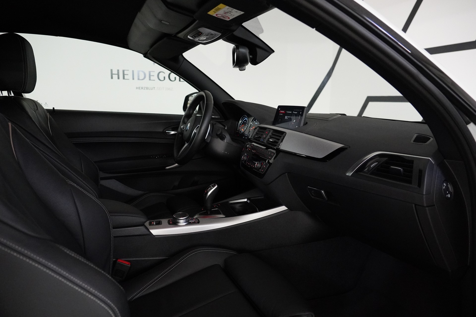 BMW 220i Steptronic M Sport-image-23