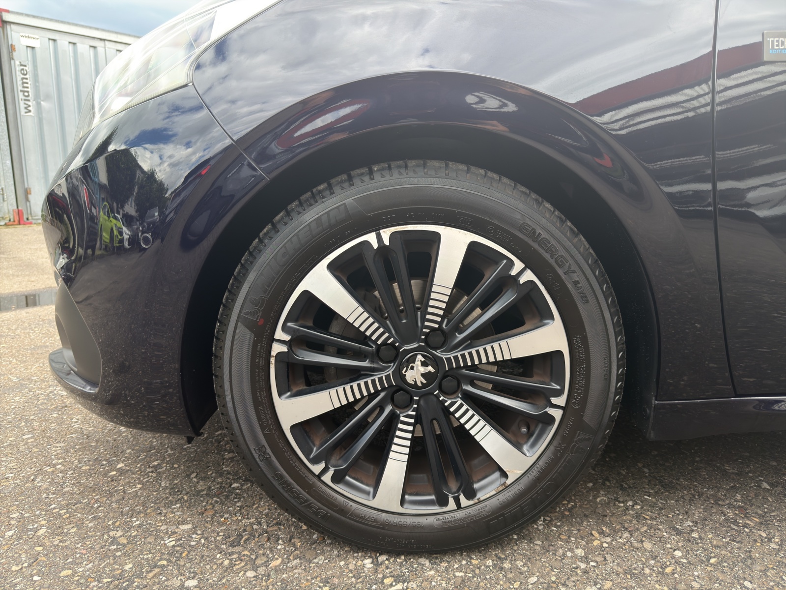 PEUGEOT 208 1.2 PureTech Signature-image-15