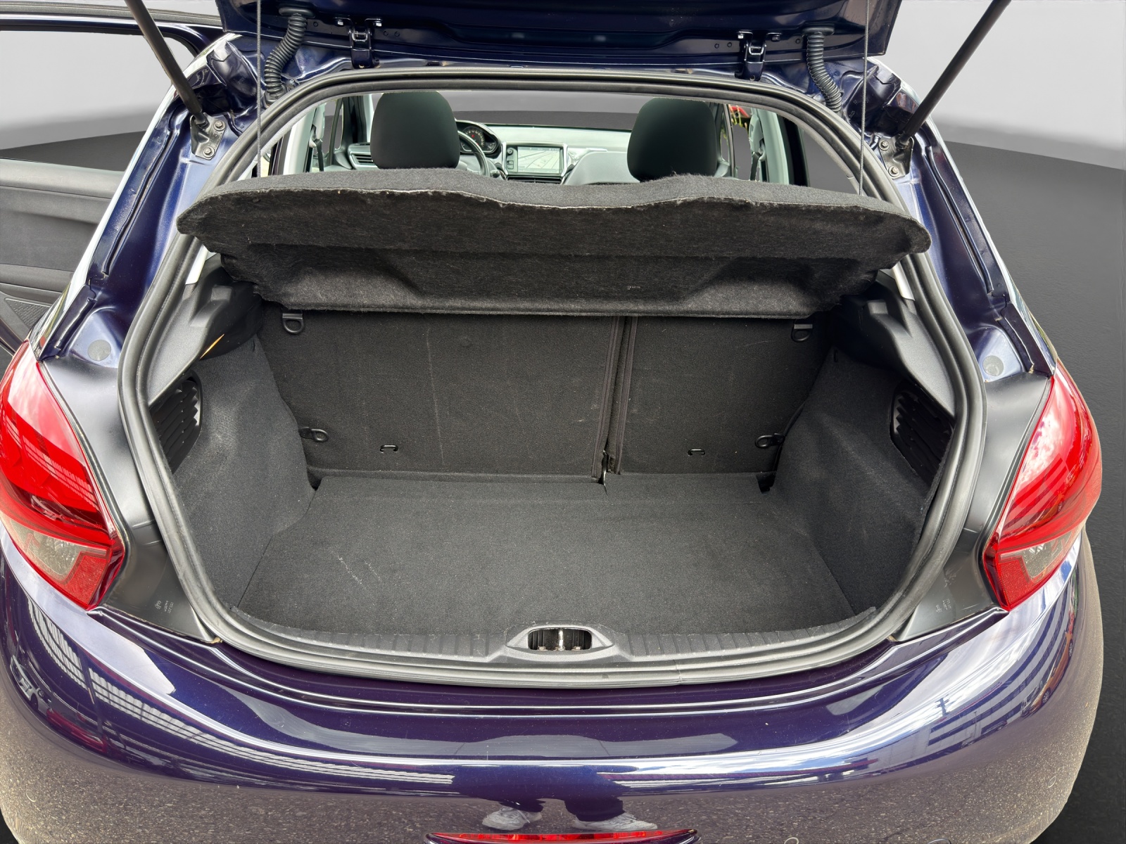 PEUGEOT 208 1.2 PureTech Signature-image-14