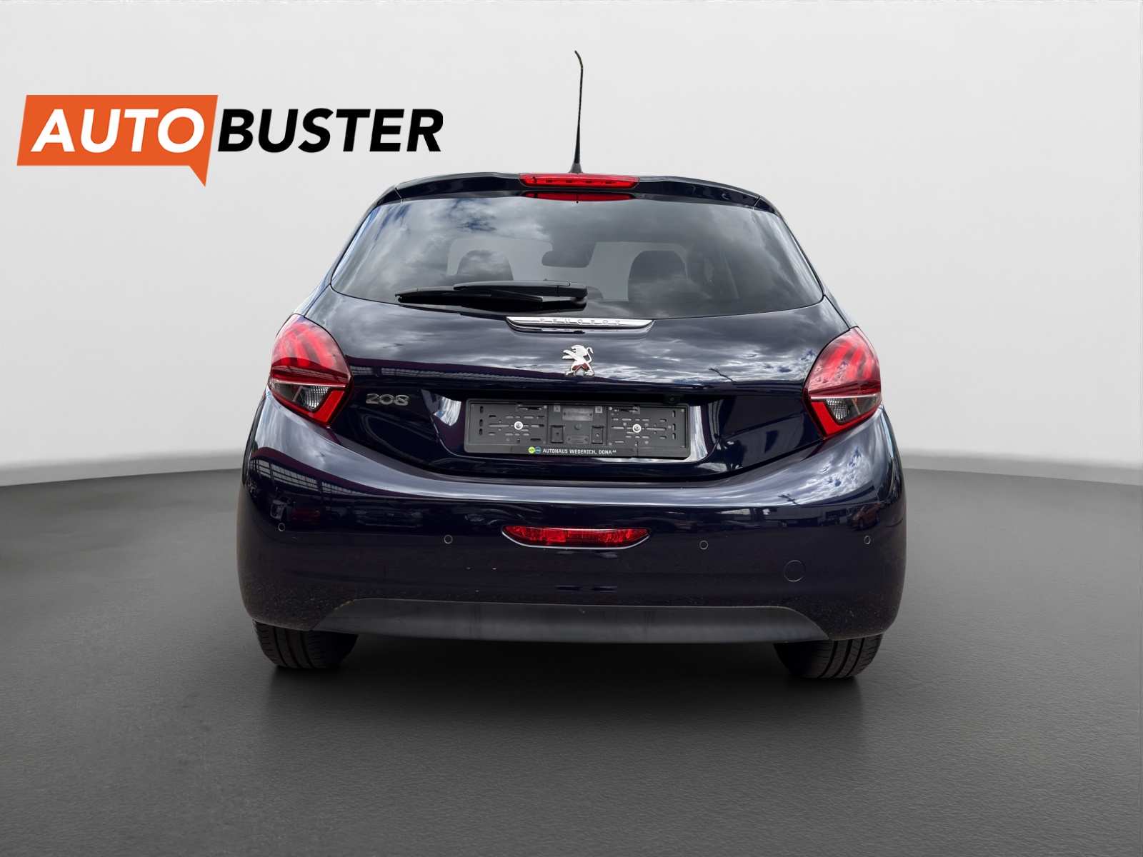 PEUGEOT 208 1.2 PureTech Signature-showroom-element-3
