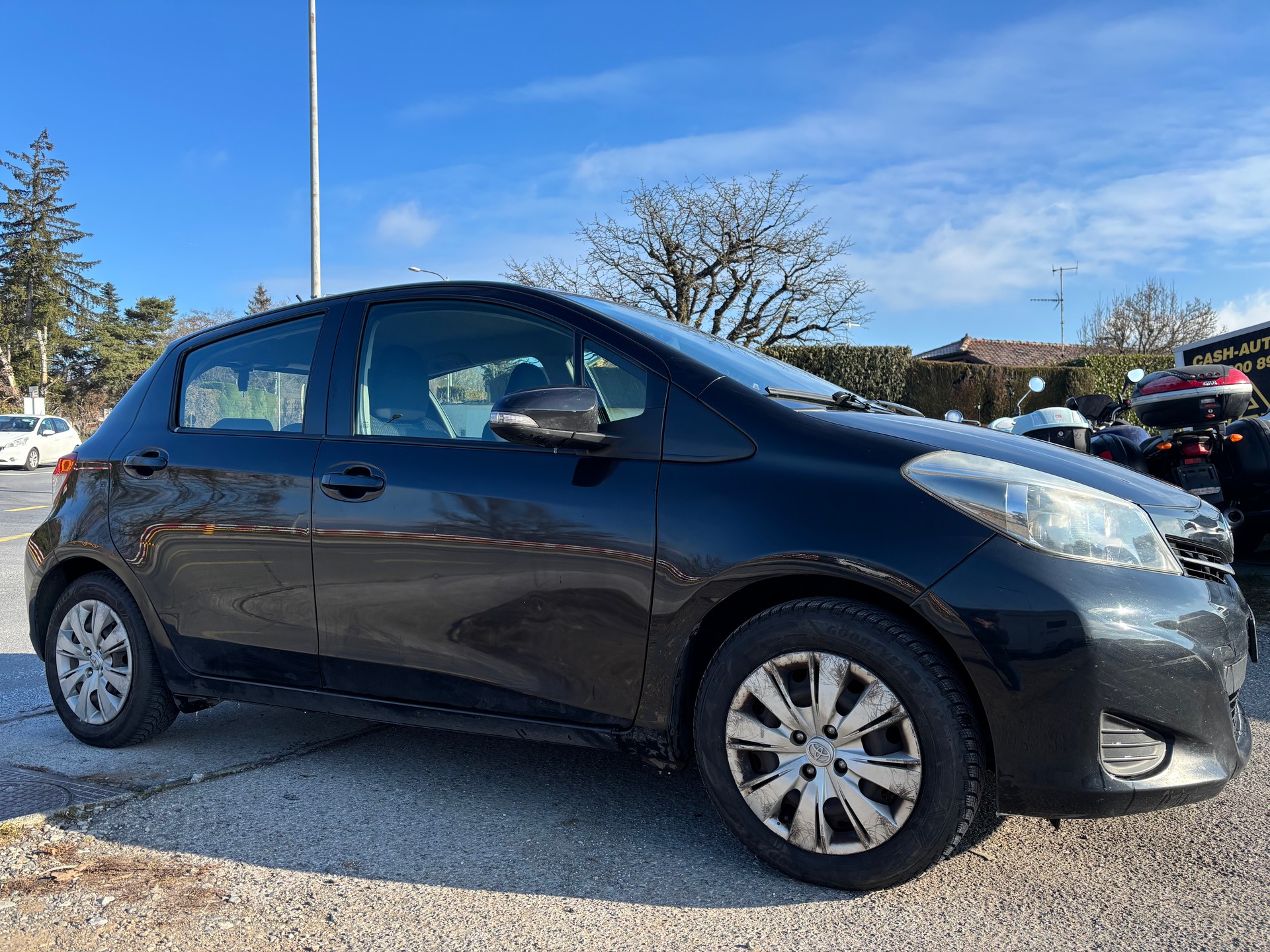 TOYOTA Yaris 1.33 Luna Multidrive ***PRIX FIXE***-image-2
