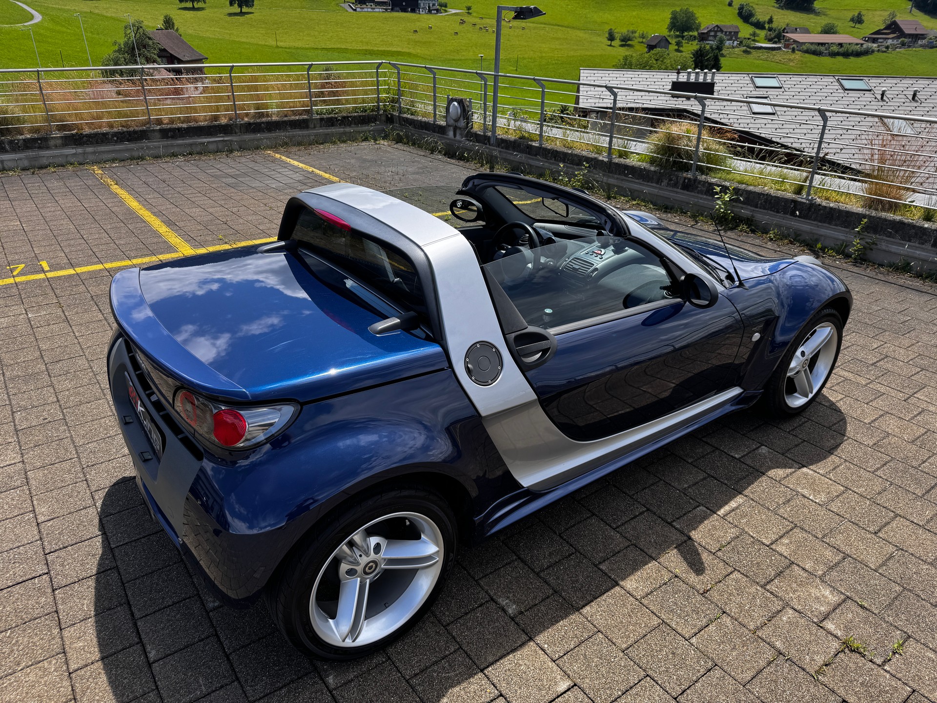 SMART roadster-image-8