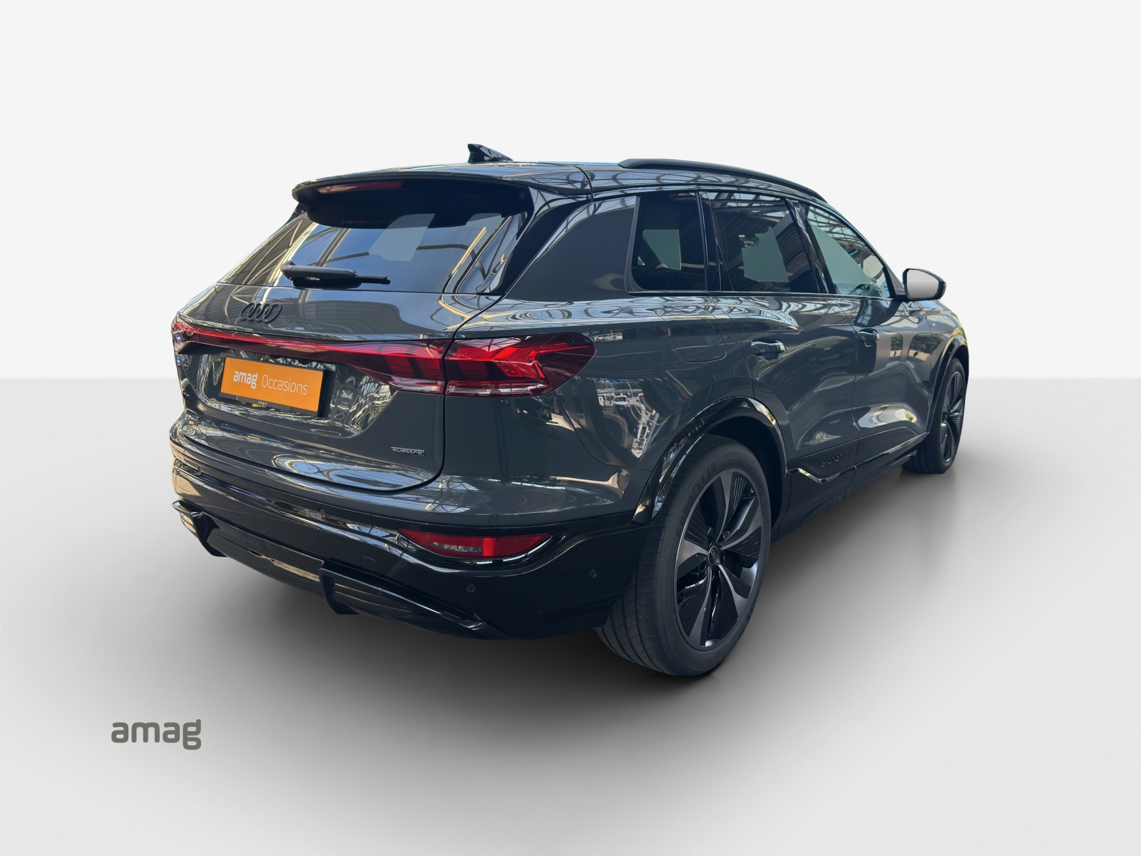 AUDI Q6 e-tron quattro-image-4
