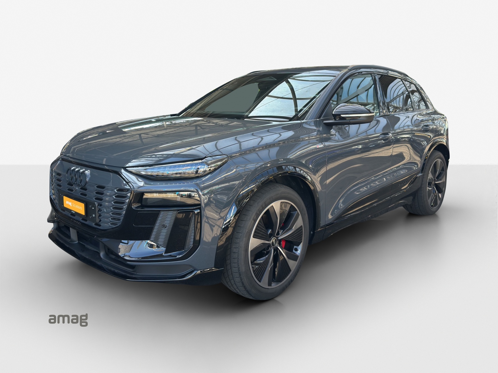 AUDI Q6 e-tron quattro
