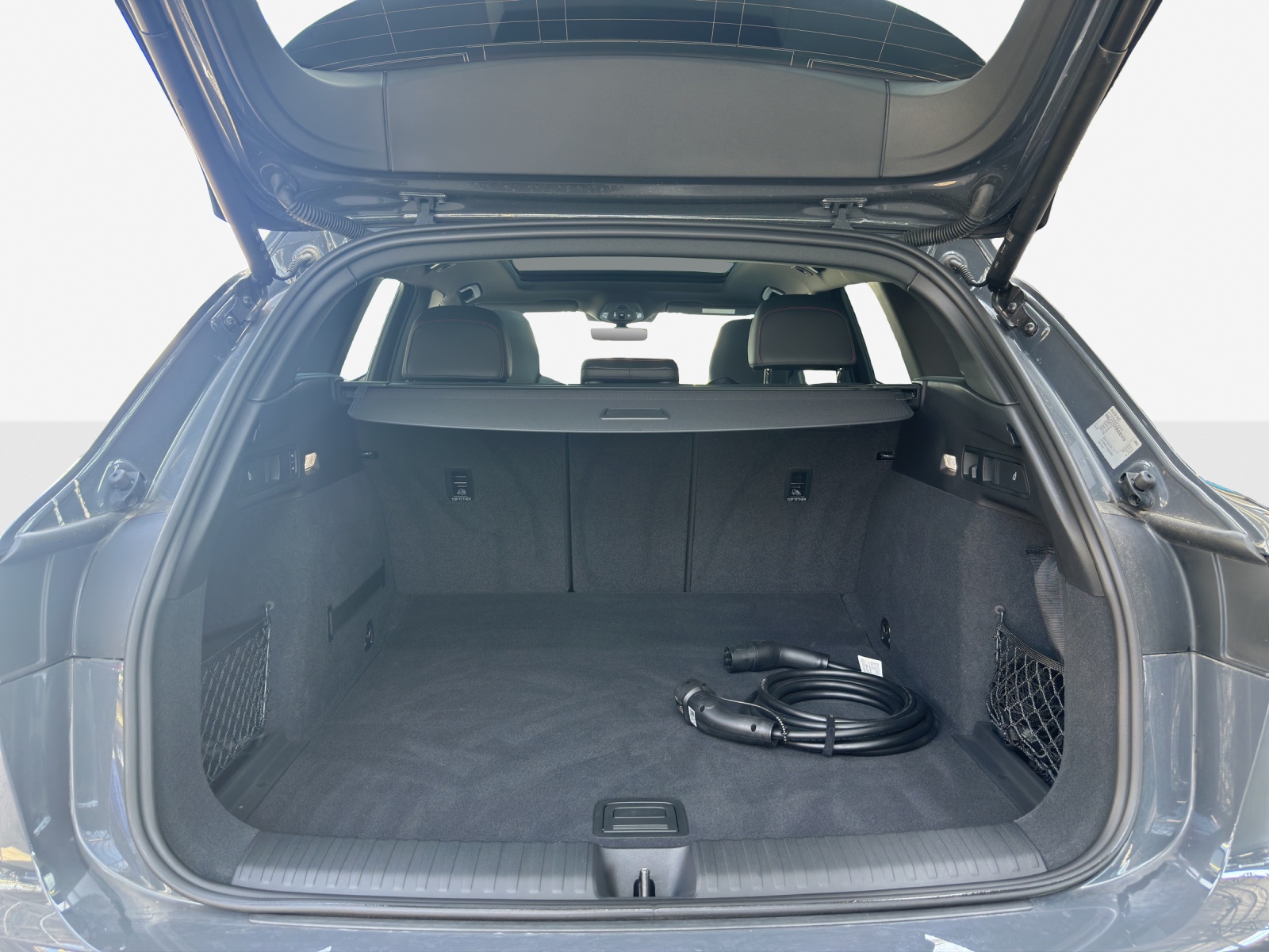 AUDI Q6 e-tron quattro-image-12