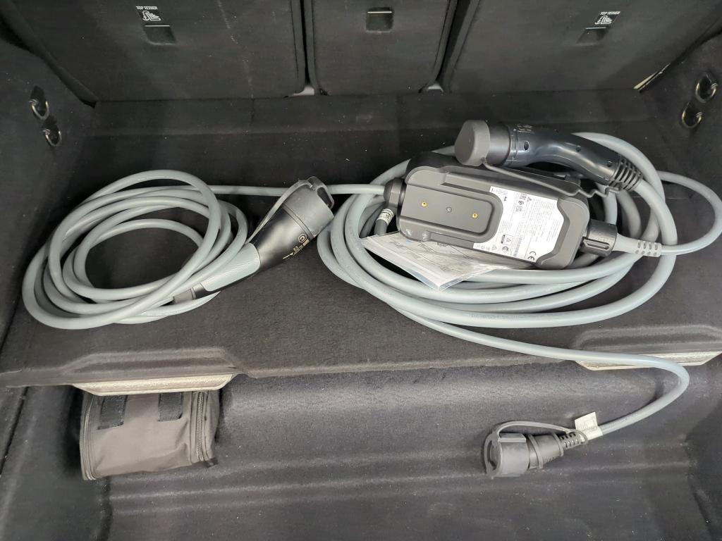 BMW iX1 xDrive 30-image-10