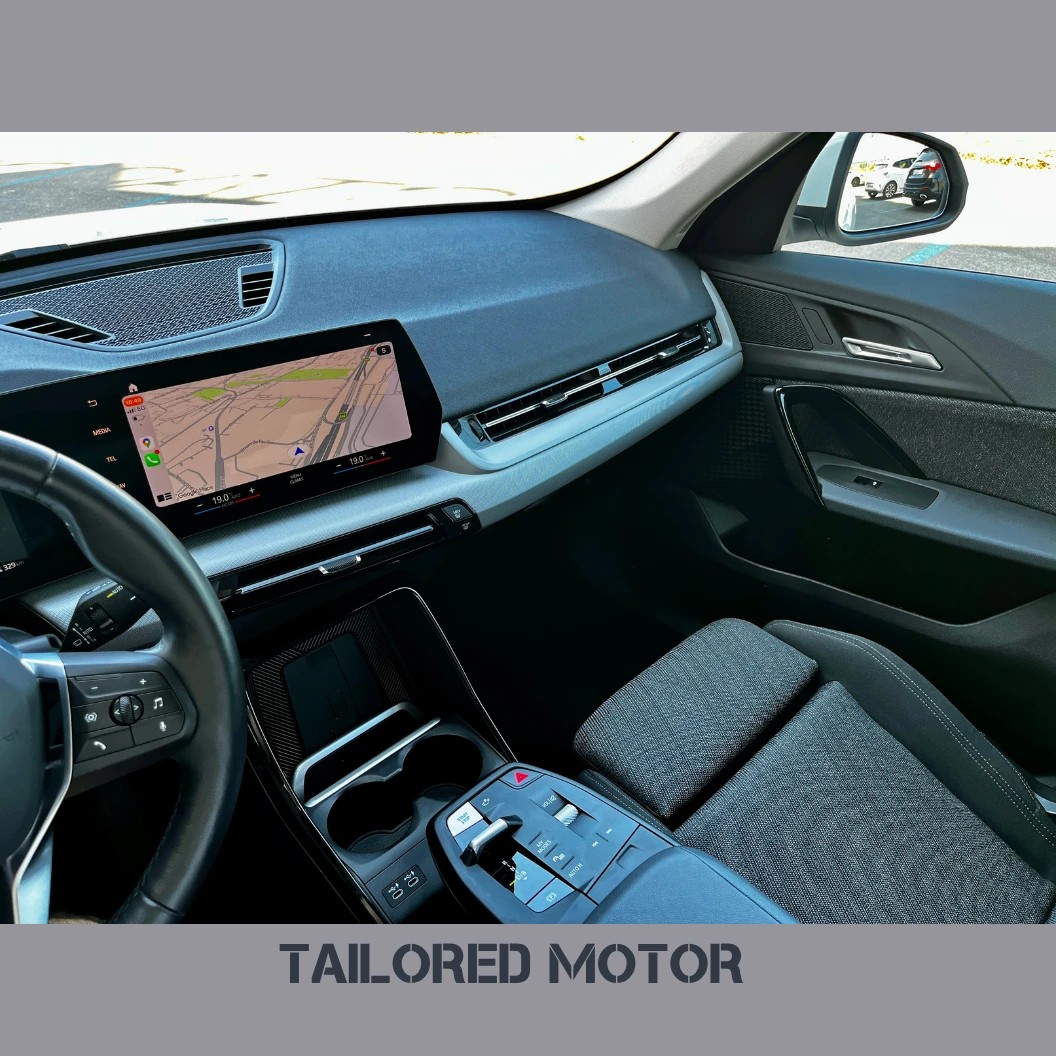 BMW iX1 xDrive 30-image-4