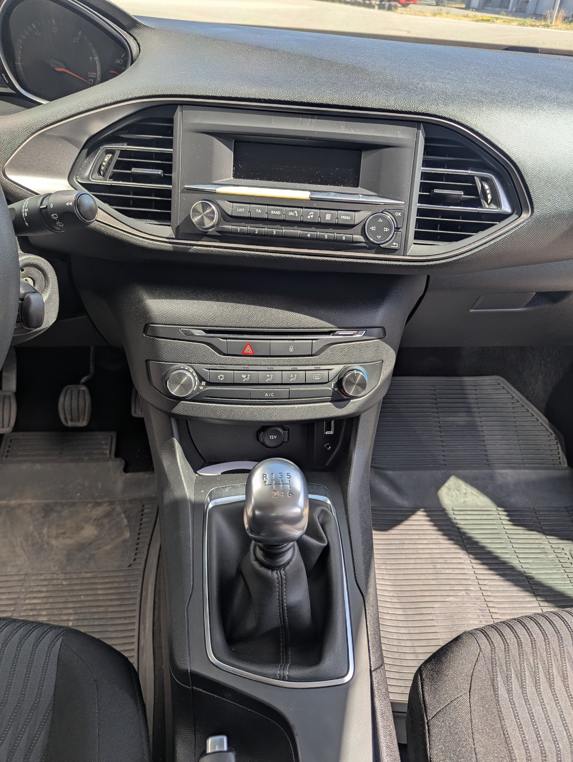PEUGEOT 308 SW 1.6 BlueHDI Active-image-23
