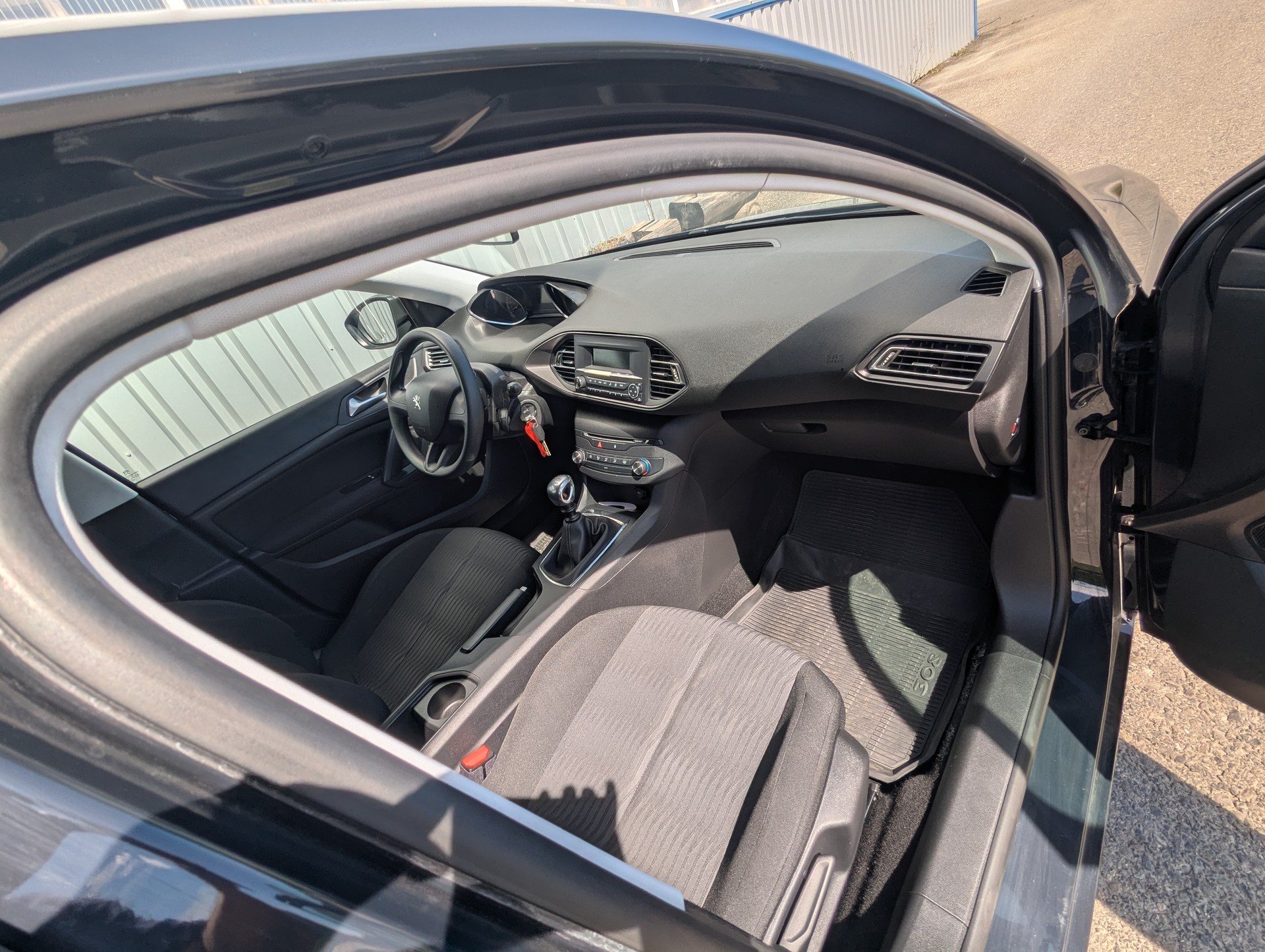 PEUGEOT 308 SW 1.6 BlueHDI Active-image-14