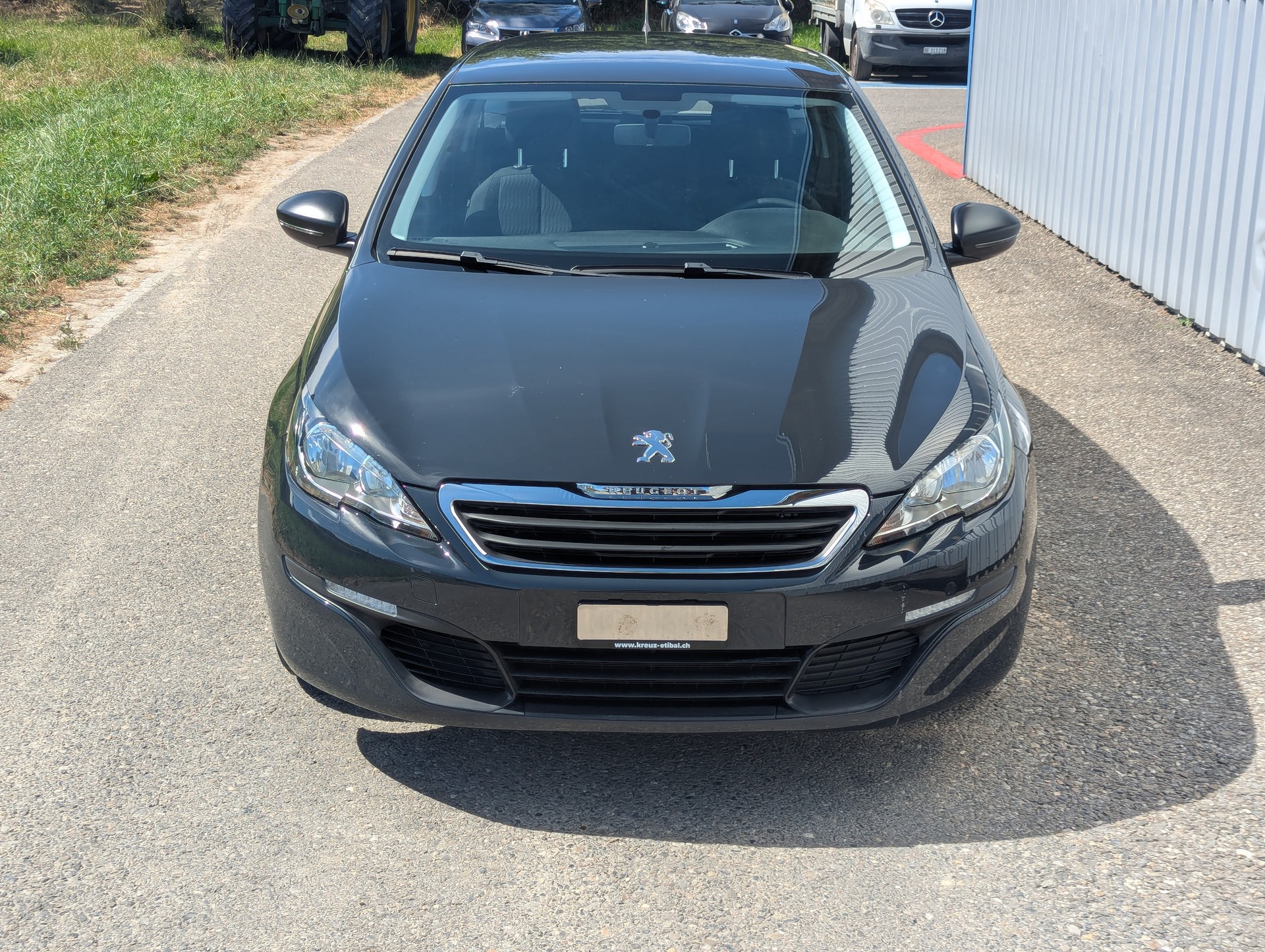 PEUGEOT 308 SW 1.6 BlueHDI Active-image-9