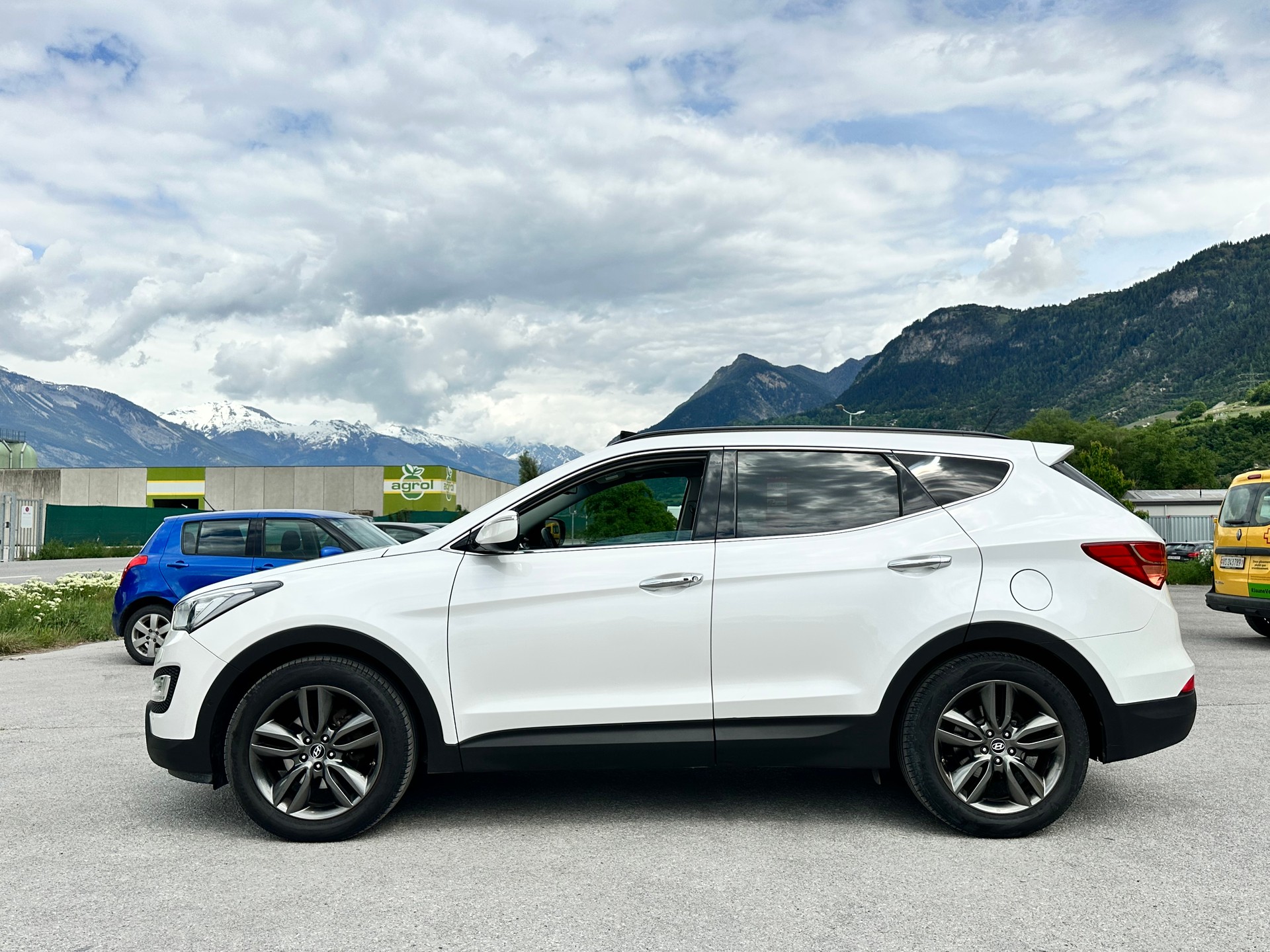 HYUNDAI Santa Fe 2.2 CRDI Premium 4WD Automatic-image-6