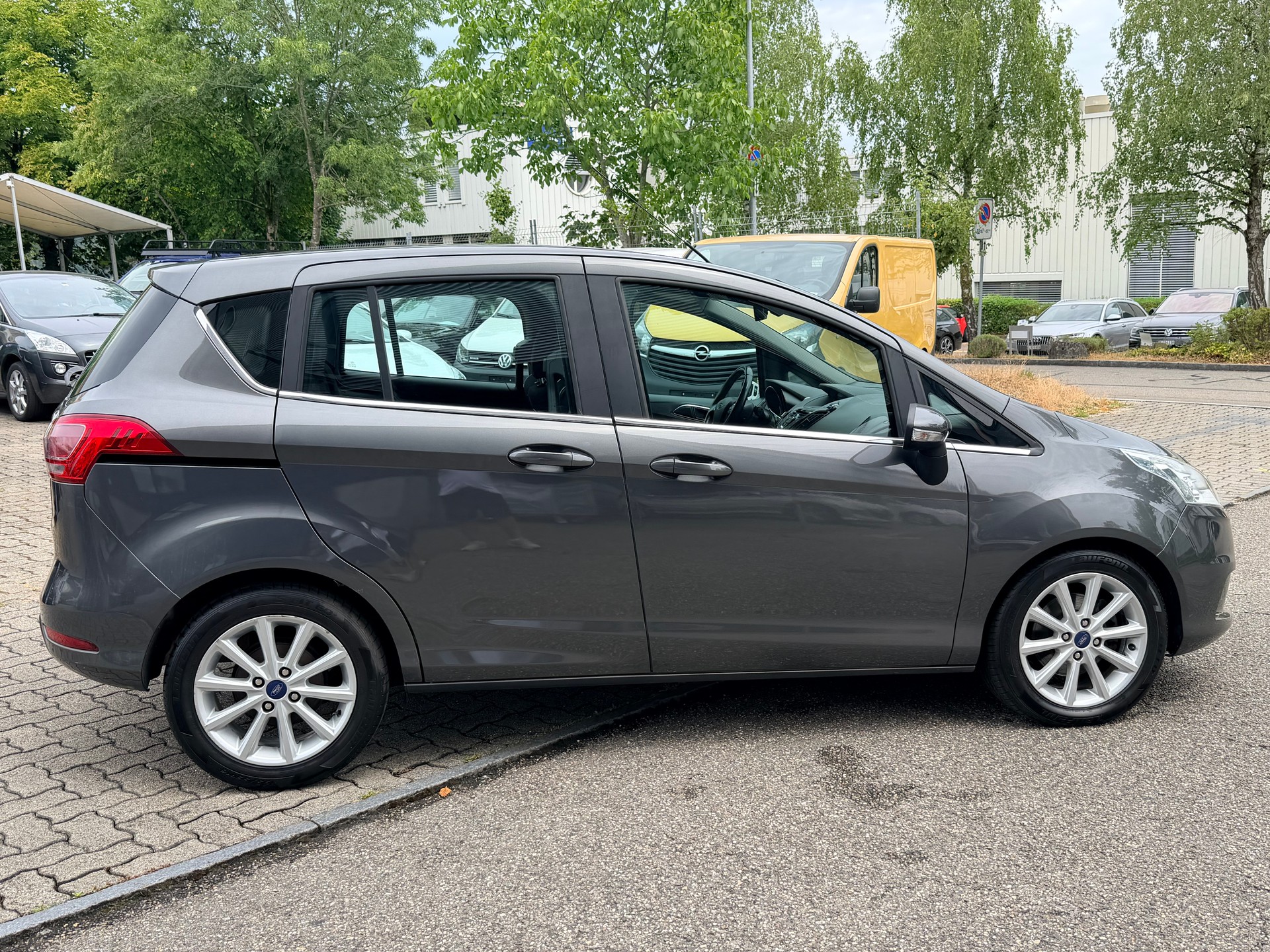 FORD B-Max 1.5 TDCi Titanium-showroom-element-1