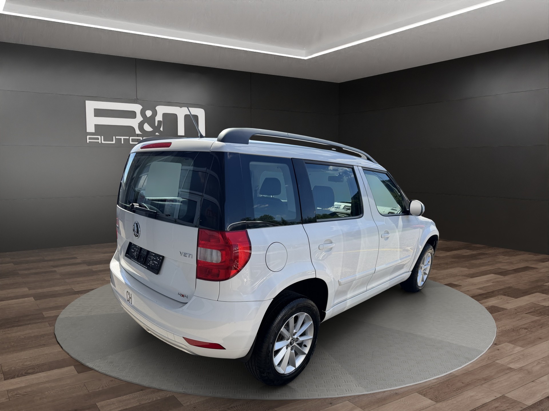 SKODA Yeti 2.0 TDI Active 4x4 DSG-showroom-element-2