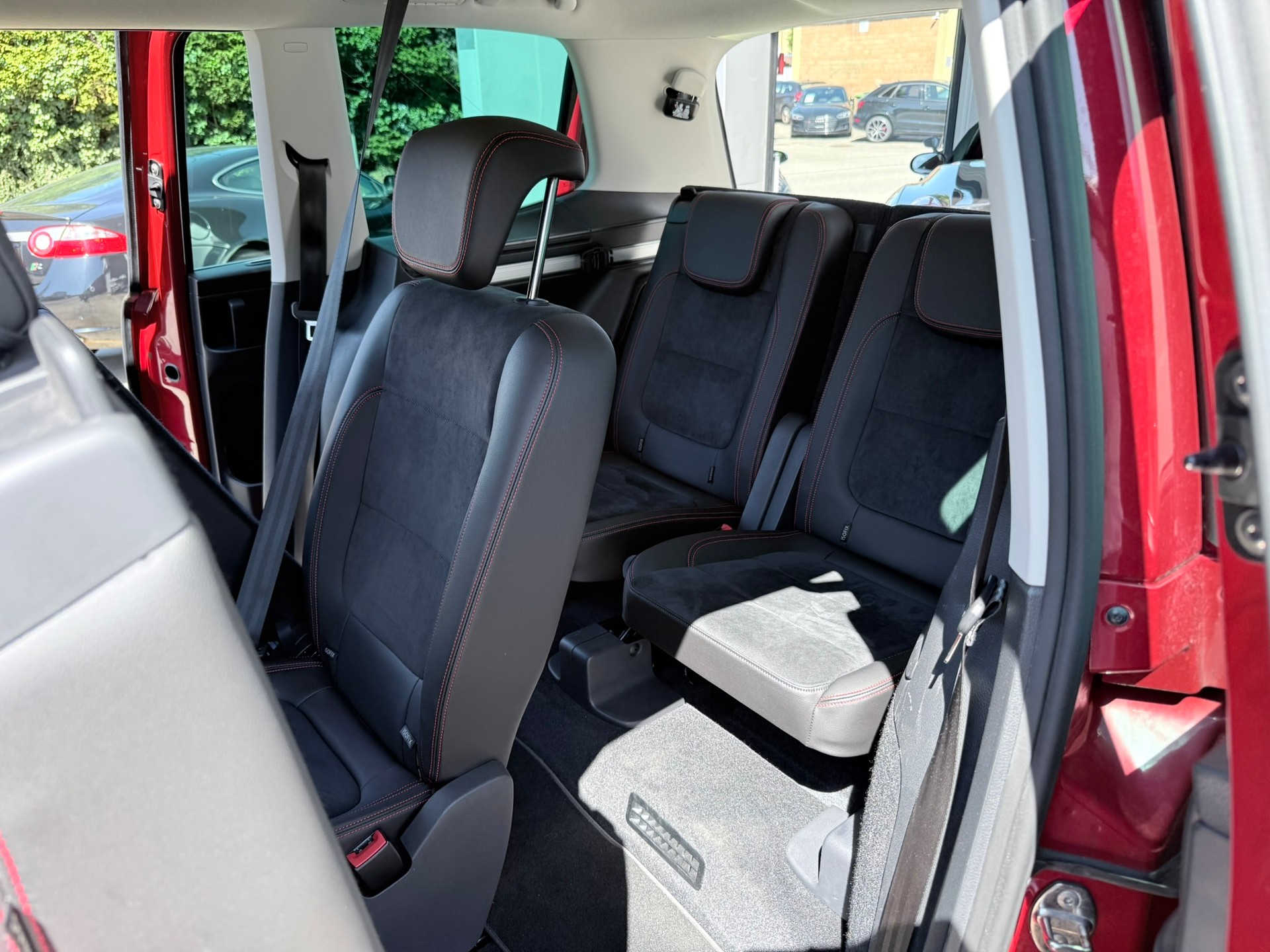 SEAT Alhambra 2.0 TSI FR Line DSG-image-24