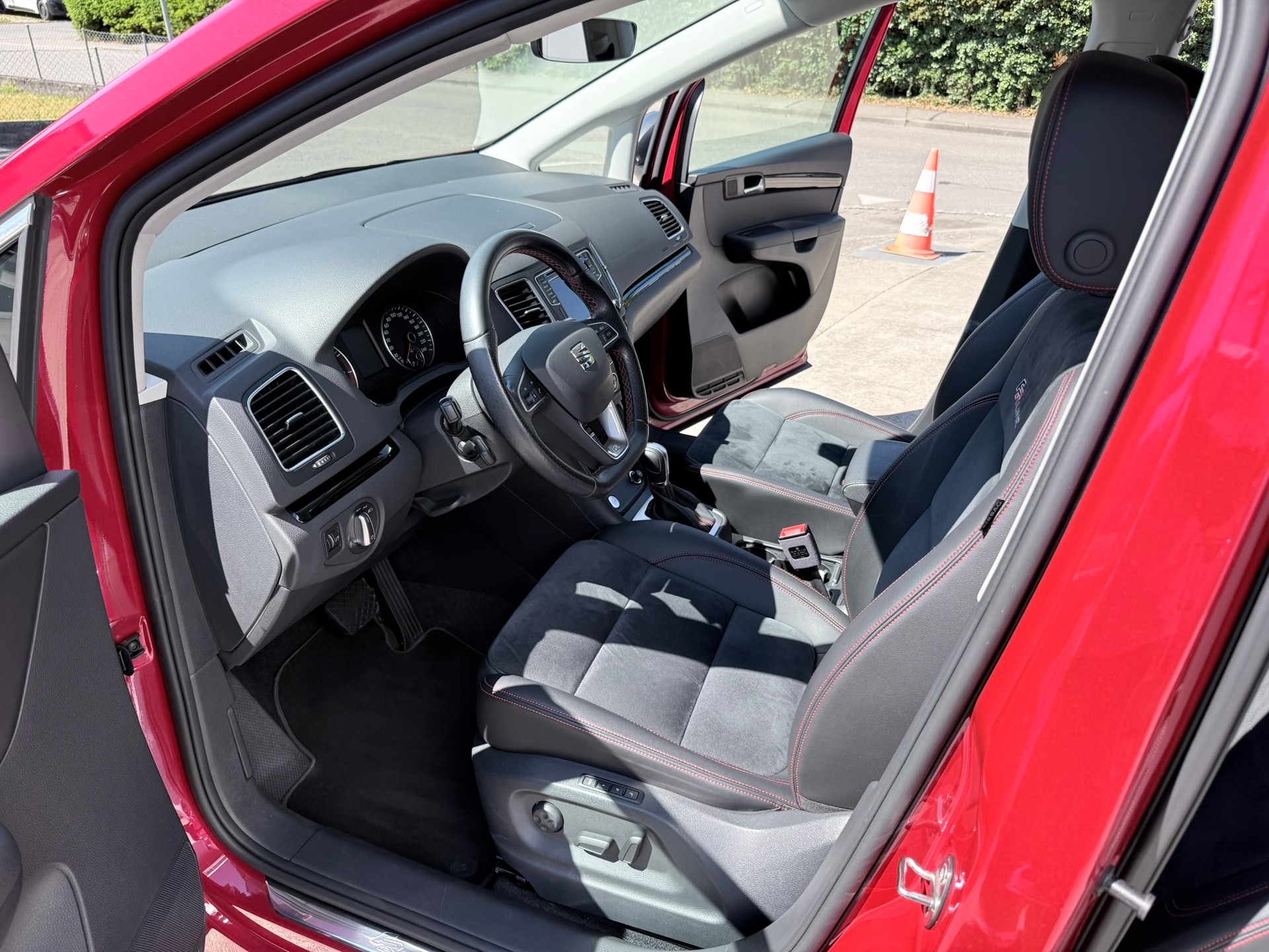 SEAT Alhambra 2.0 TSI FR Line DSG-image-9