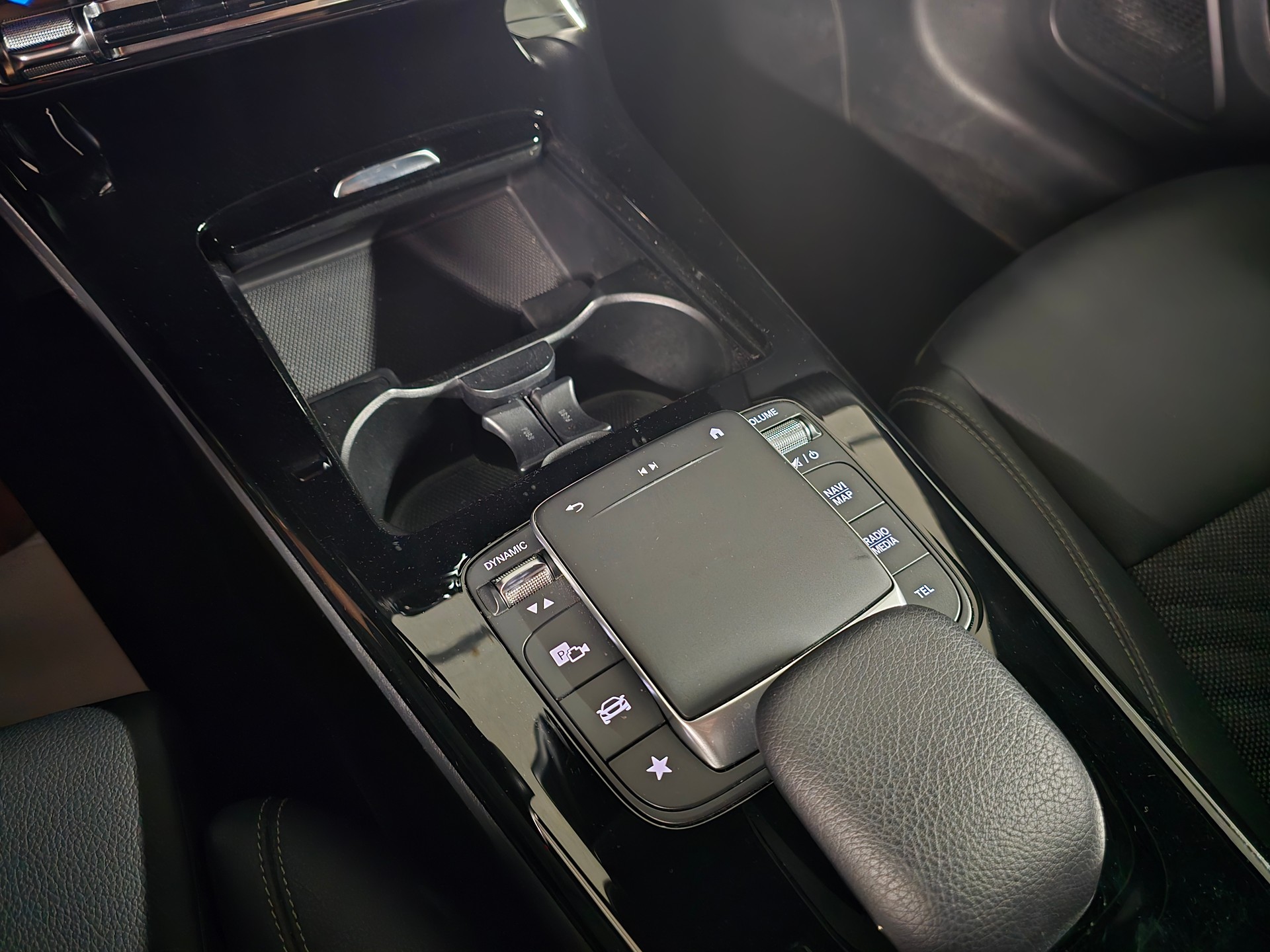 MERCEDES-BENZ A 200 SE Line 7G-DCT CH-Fahrzeug-image-16